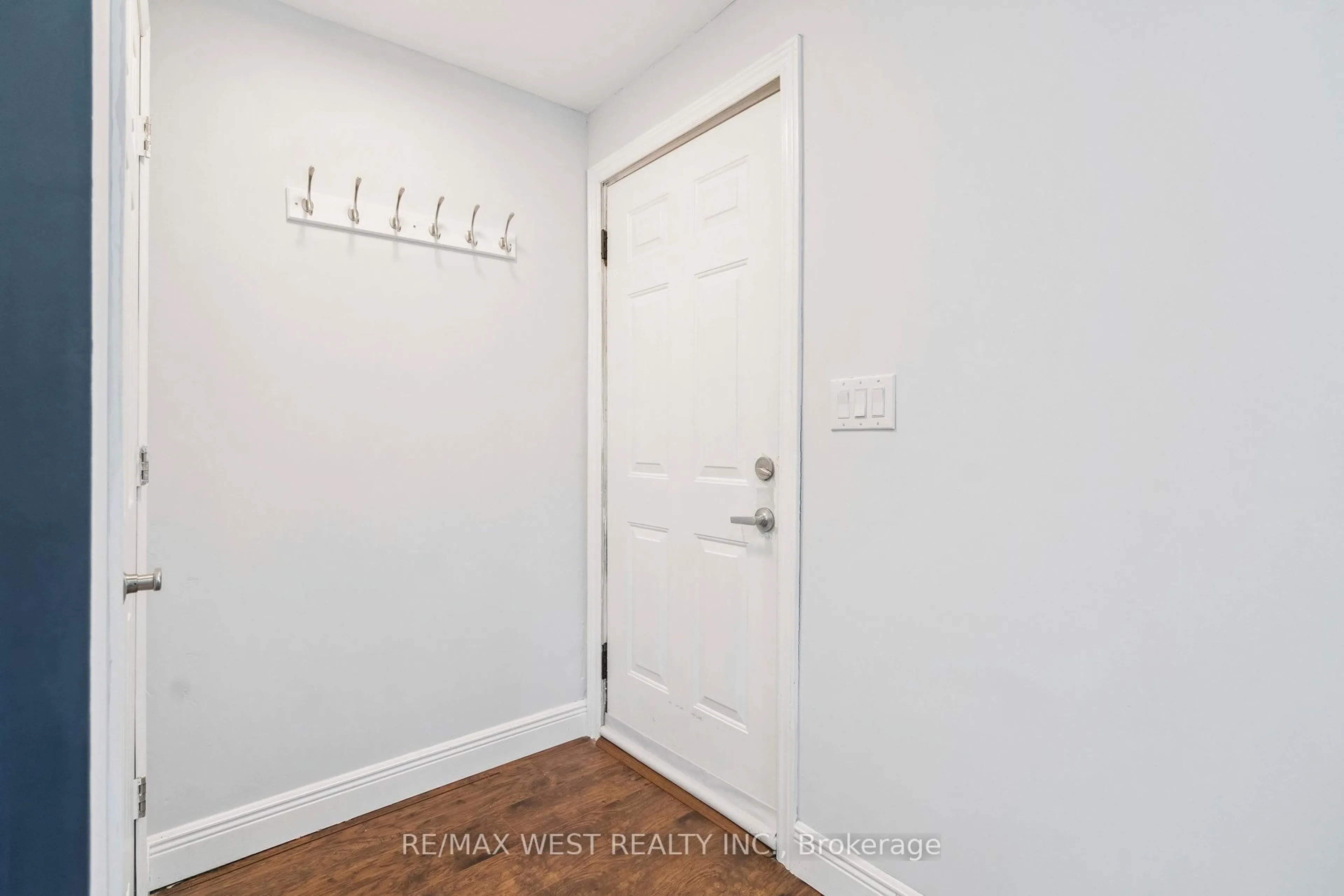 Indoor entryway for 12 Jones St, Hamilton Ontario L8G 3H8