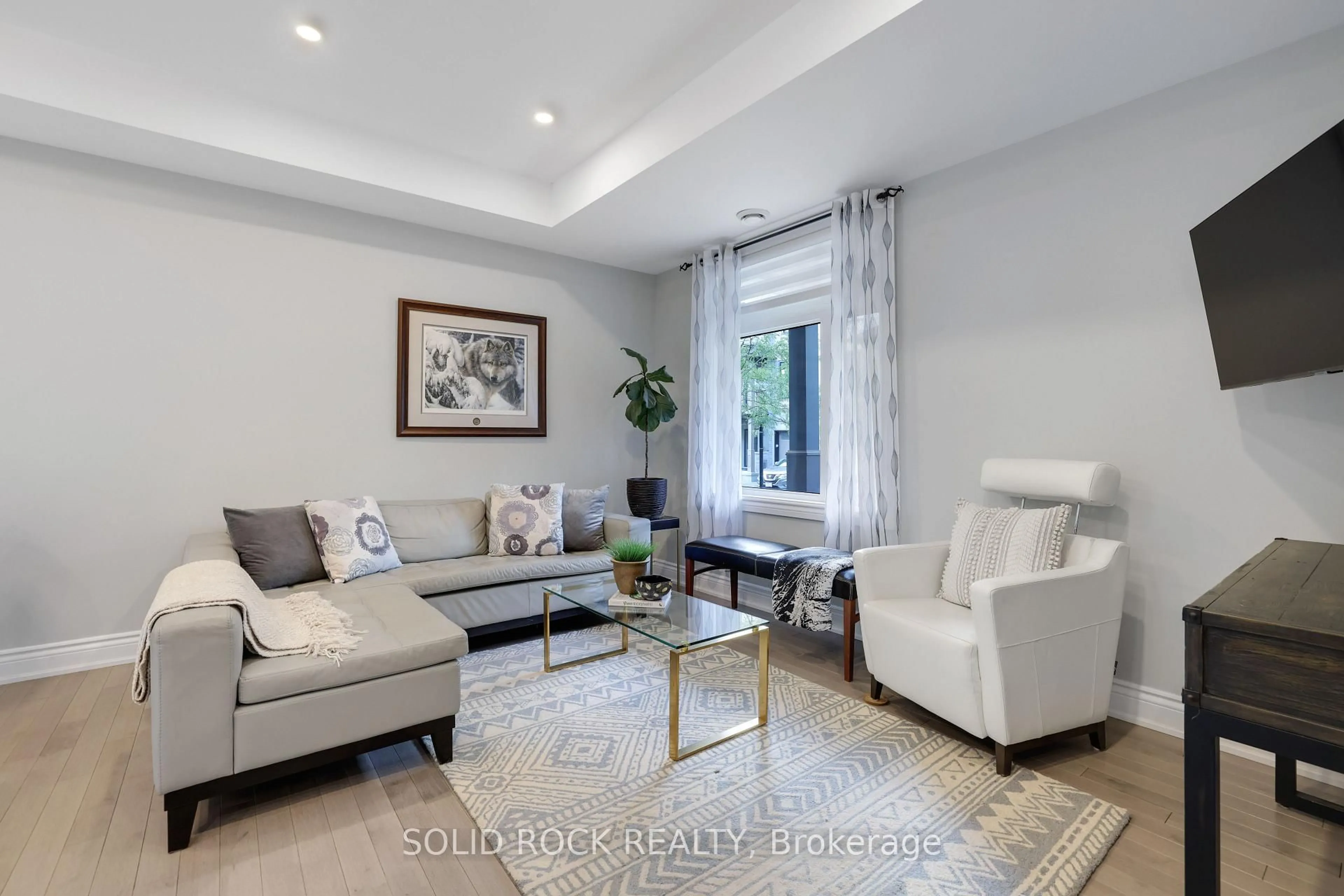 Living room with furniture, unknown for 706 Reverie Private, Ottawa Ontario K2S 0T9