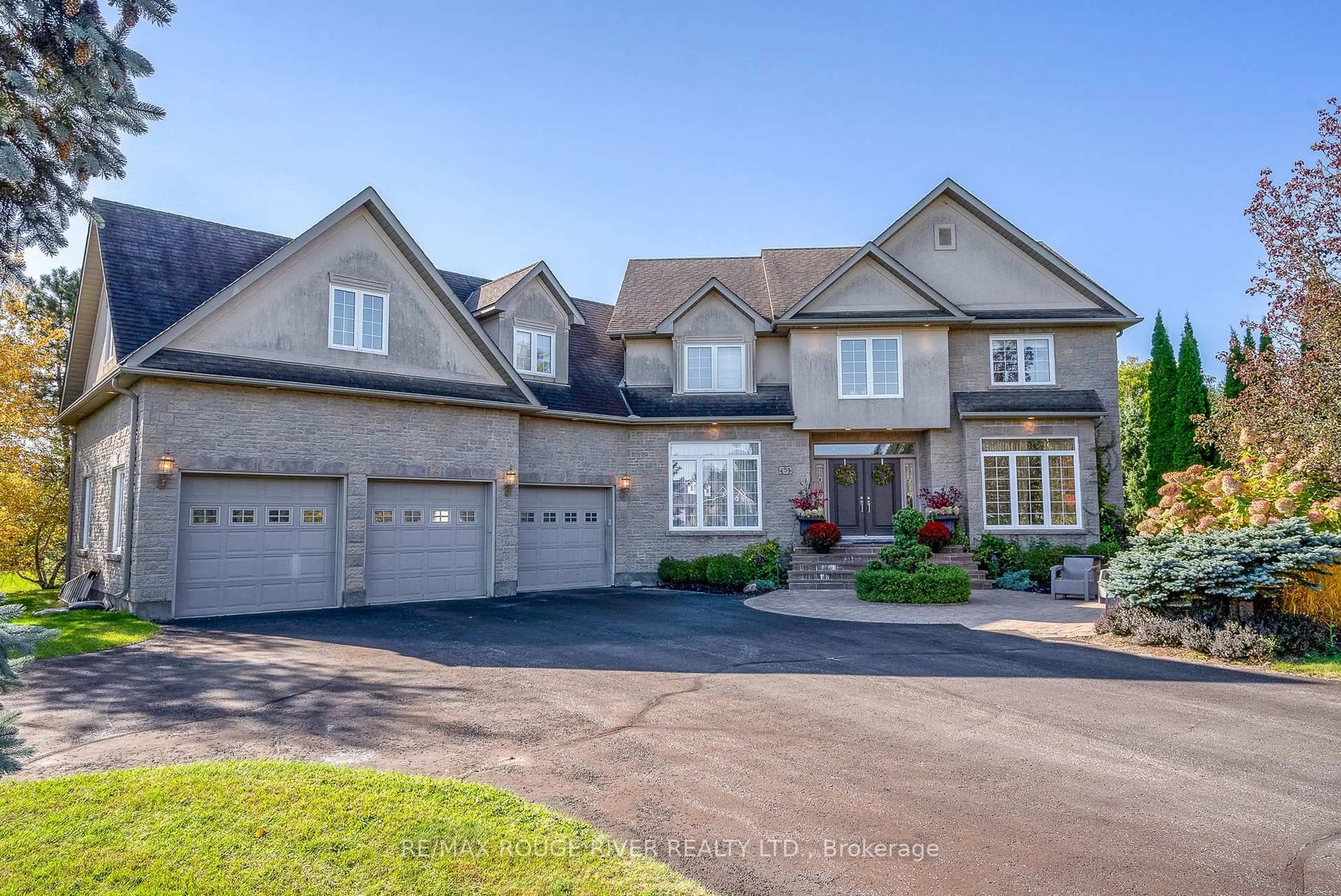 Home with brick exterior material, street for 5 LYNDEN Crt, Hamilton Township Ontario K9A 4J9