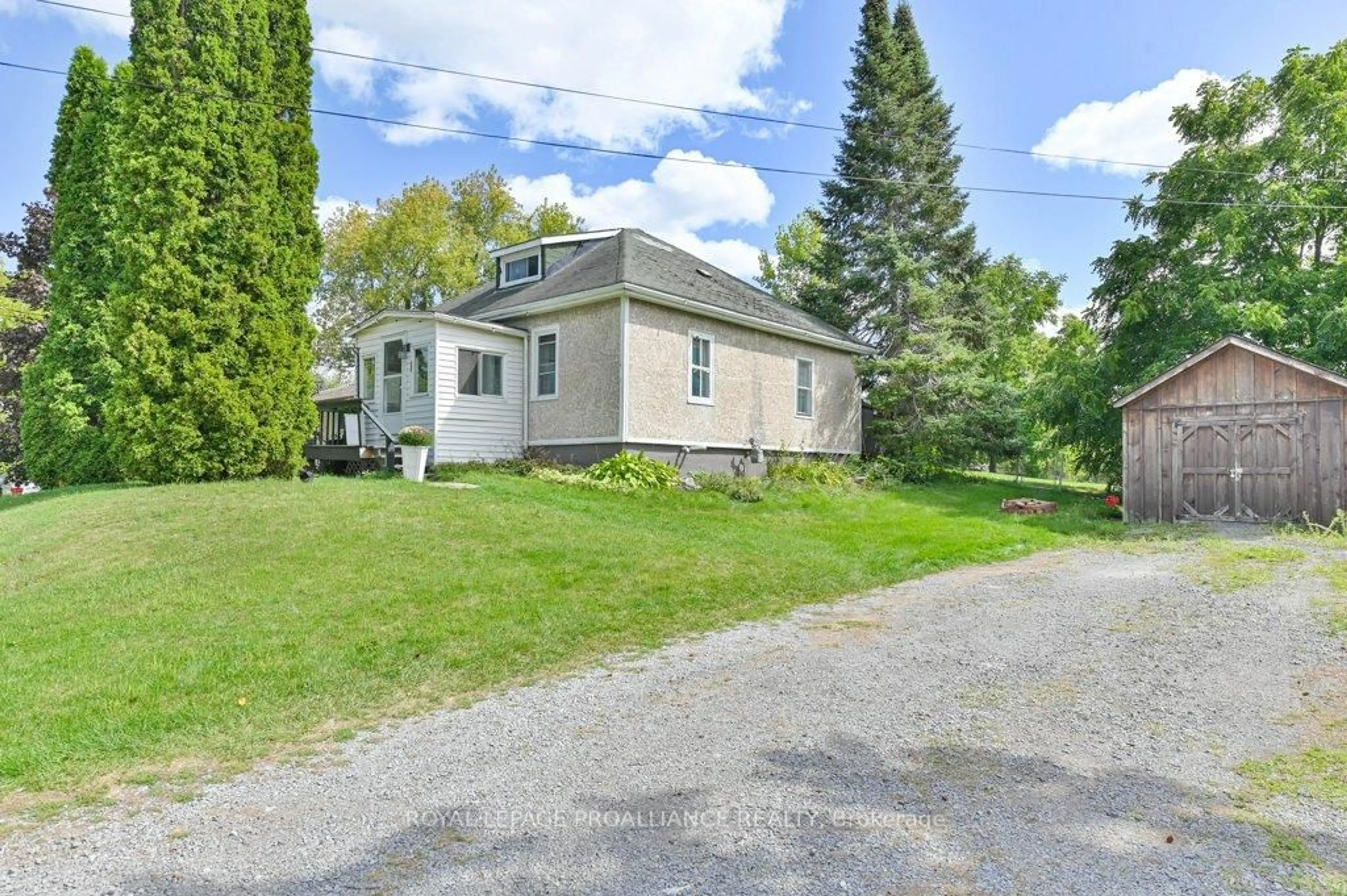 A pic from outside/outdoor area/front of a property/back of a property/a pic from drone, street for 55 St James St, Stirling Ontario K0K 3E0