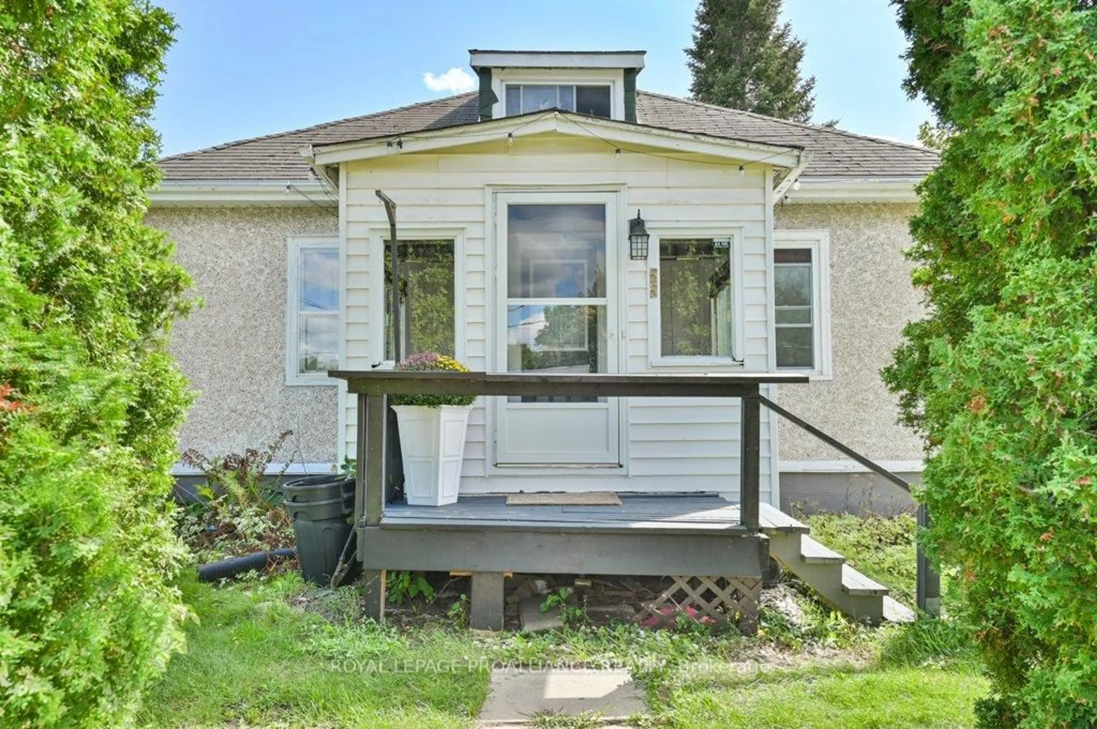 Unknown for 55 St James St, Stirling Ontario K0K 3E0
