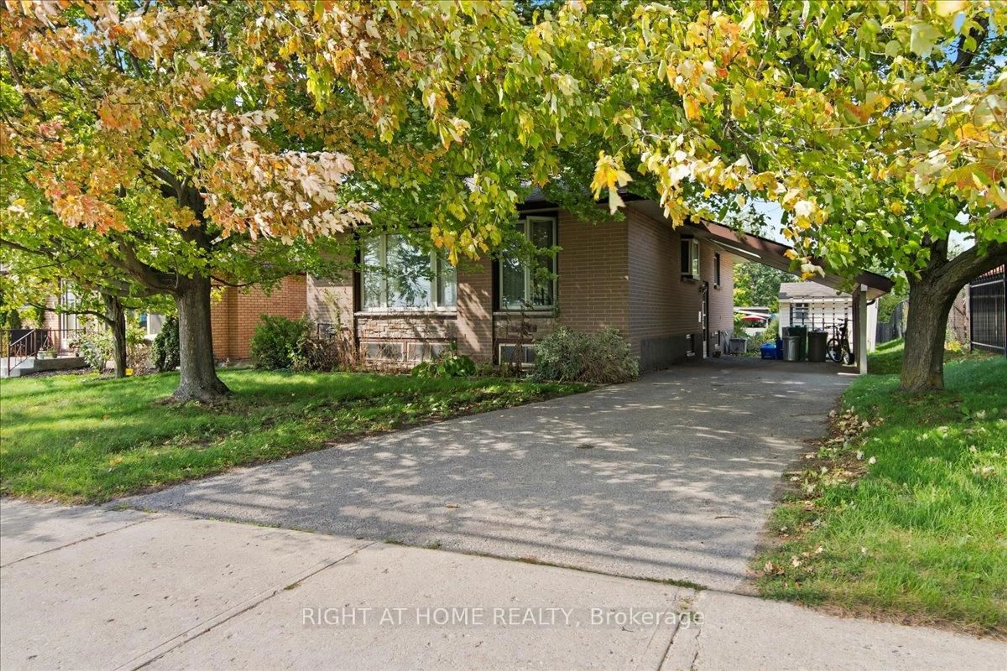 Unknown for 136 Langton St, Peterborough Ontario K9H 6K2