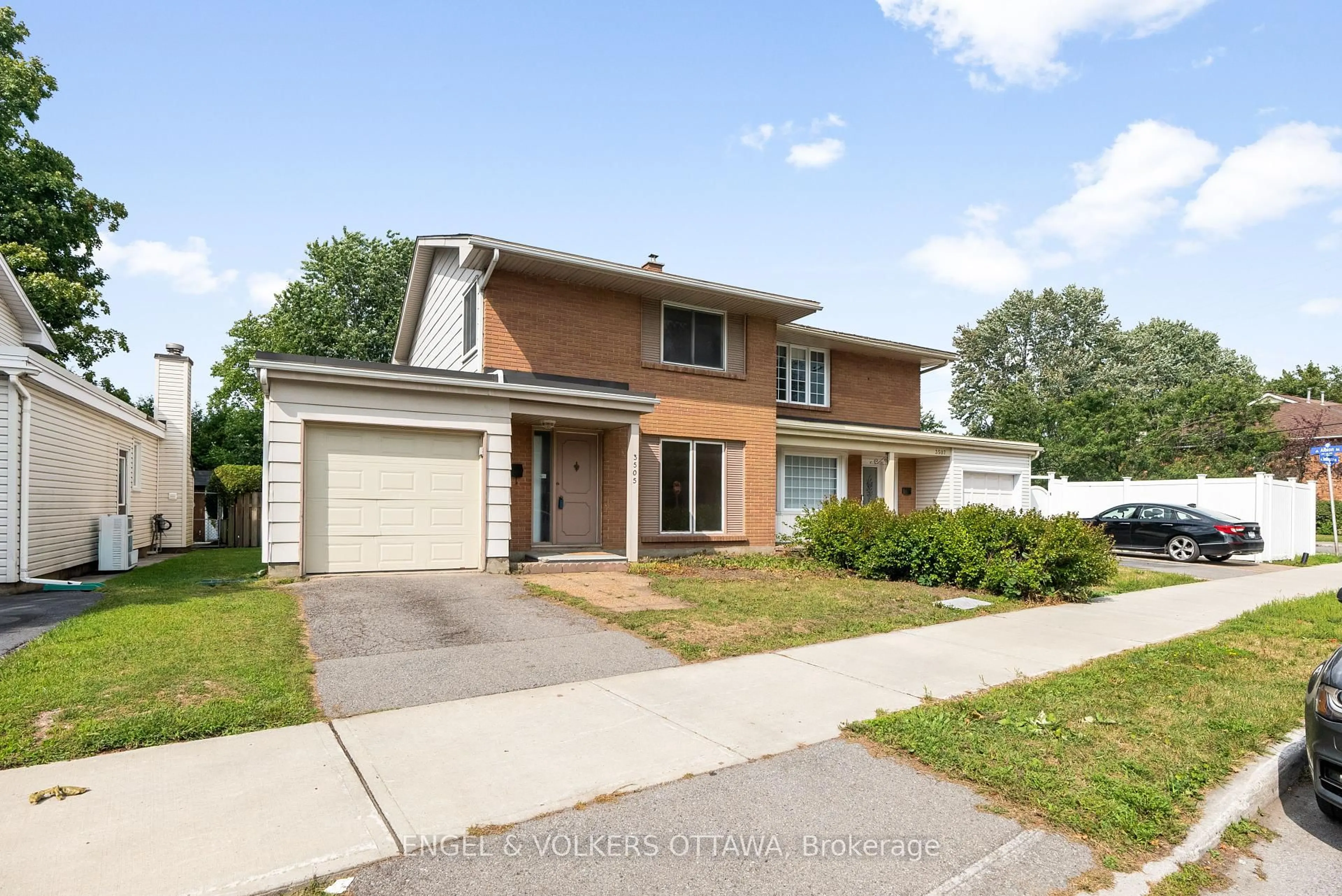Home with brick exterior material, street for 3505 Southgate Rd, Ottawa Ontario K1V 7Y5