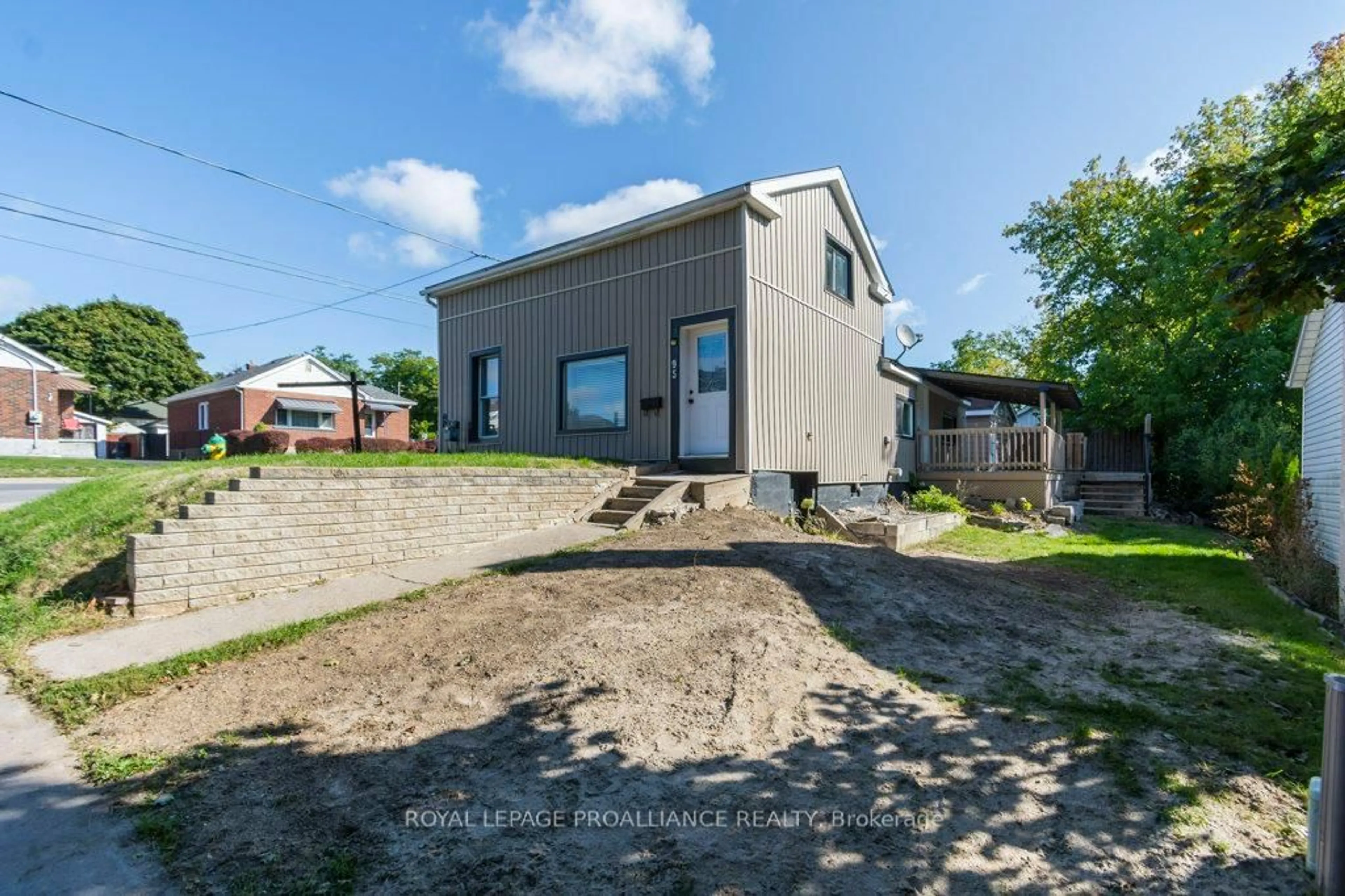 A pic from outside/outdoor area/front of a property/back of a property/a pic from drone, street for 95 Grier St, Belleville Ontario K8P 3A2
