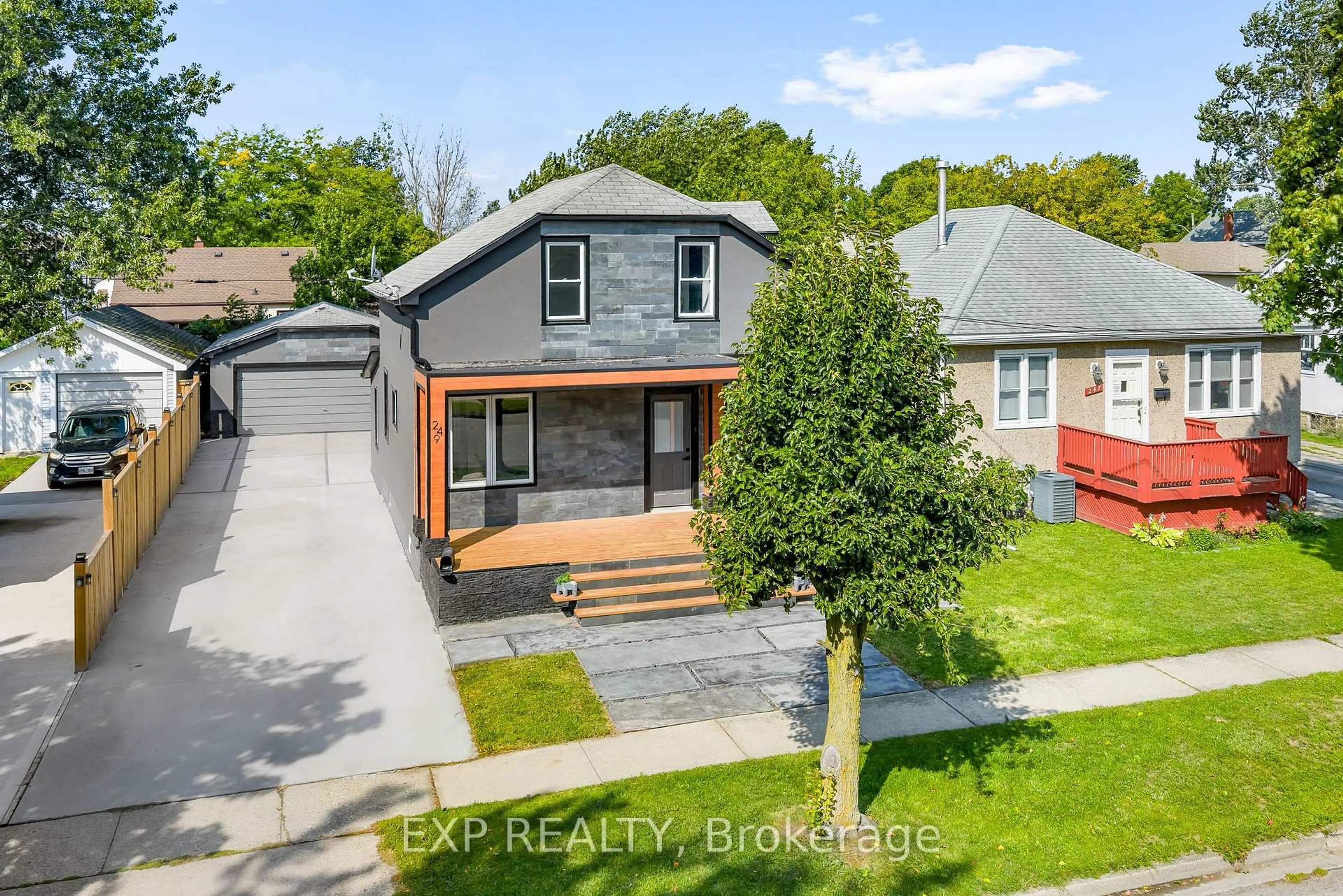 A pic from outside/outdoor area/front of a property/back of a property/a pic from drone, street for 249 Wallace Ave, Welland Ontario L3B 1R7