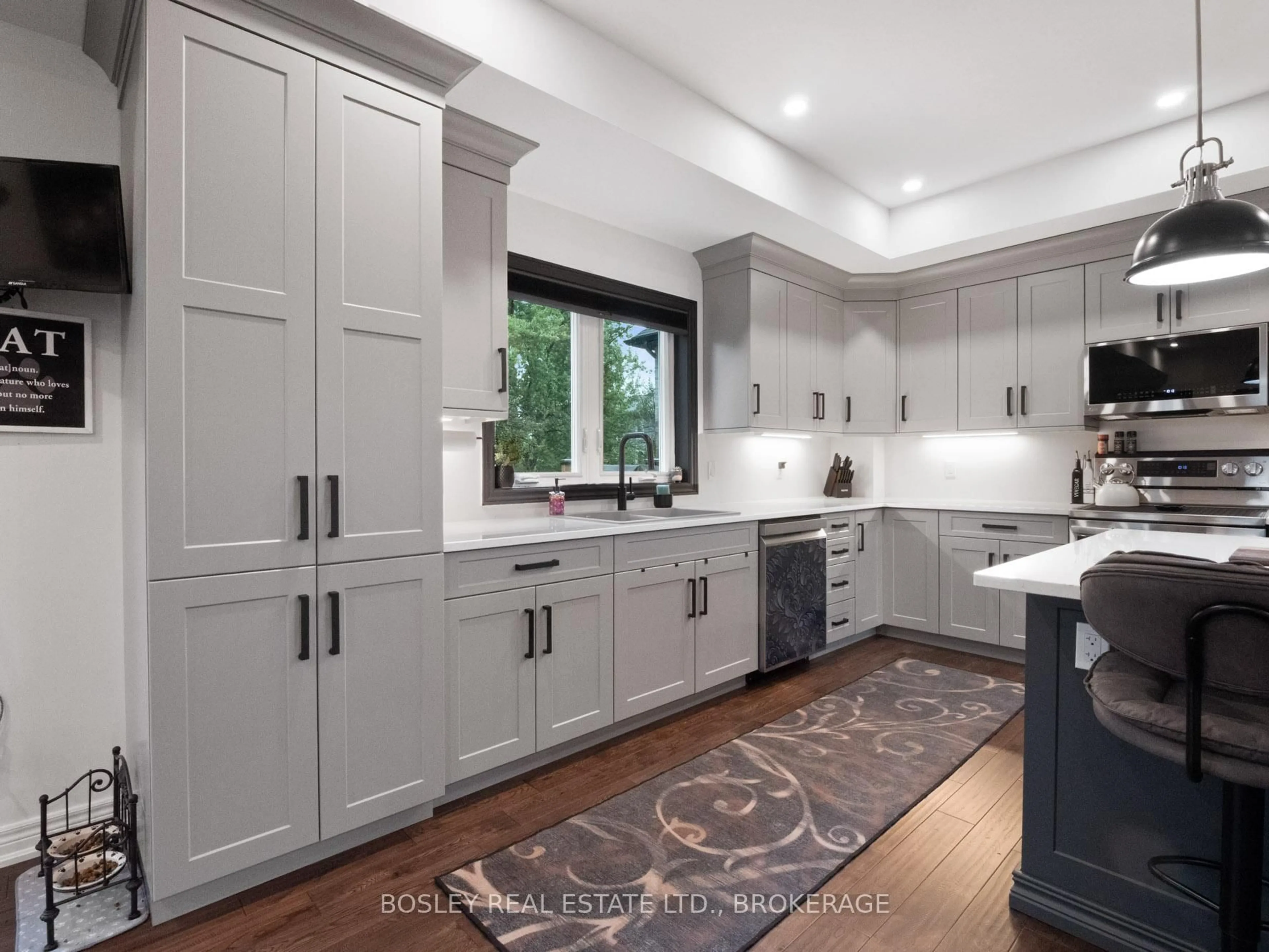 Open concept kitchen, ceramic/tile floor for 25 Haight St, St. Catharines Ontario L2P 2M2