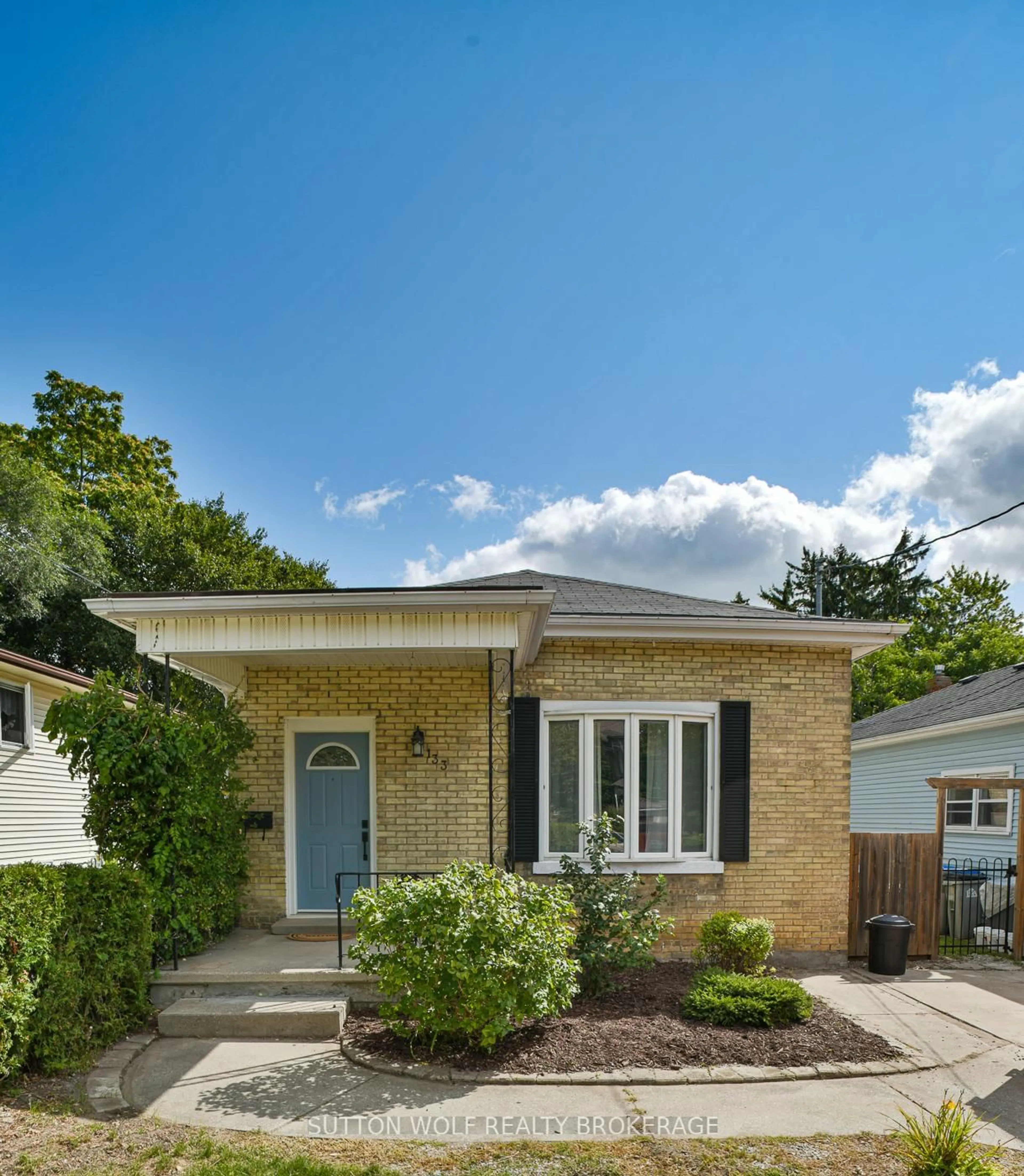 Home with brick exterior material, street for 133 Oxford St, Strathroy-Caradoc Ontario N7G 3A6