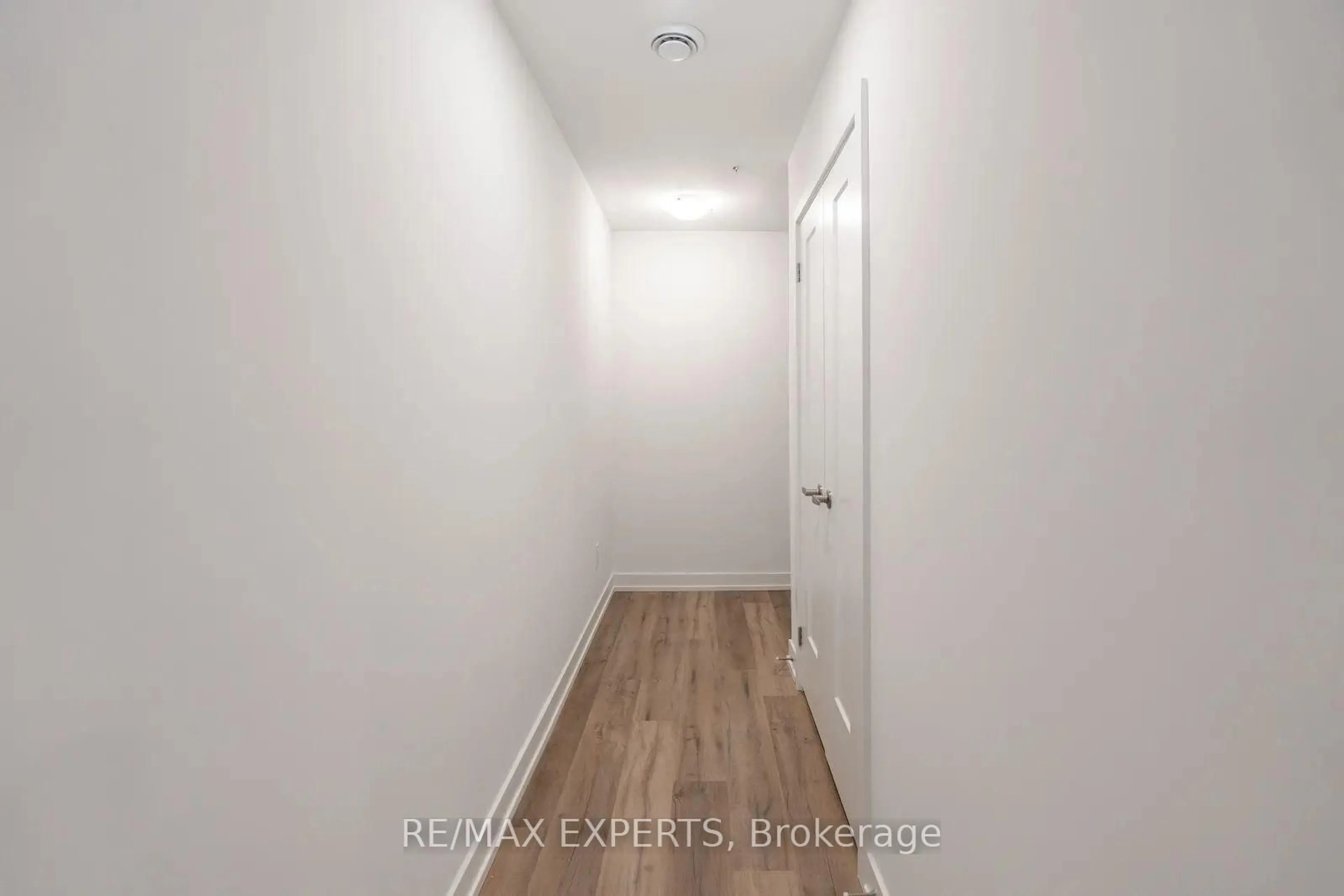 A pic of a room for 4263 Fourth Ave #435, Niagara Falls Ontario L2E 0C2