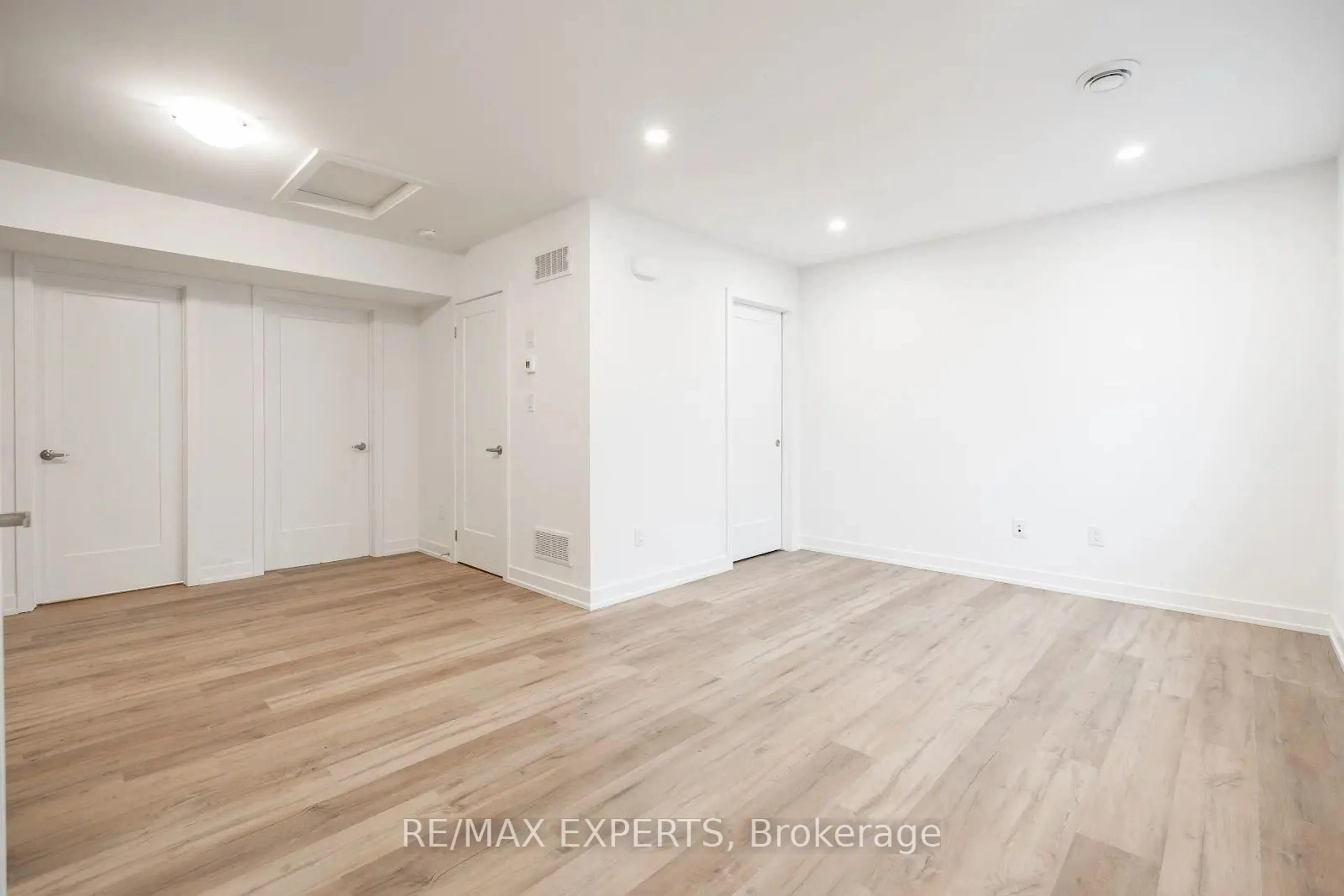 A pic of a room for 4263 Fourth Ave #435, Niagara Falls Ontario L2E 0C2