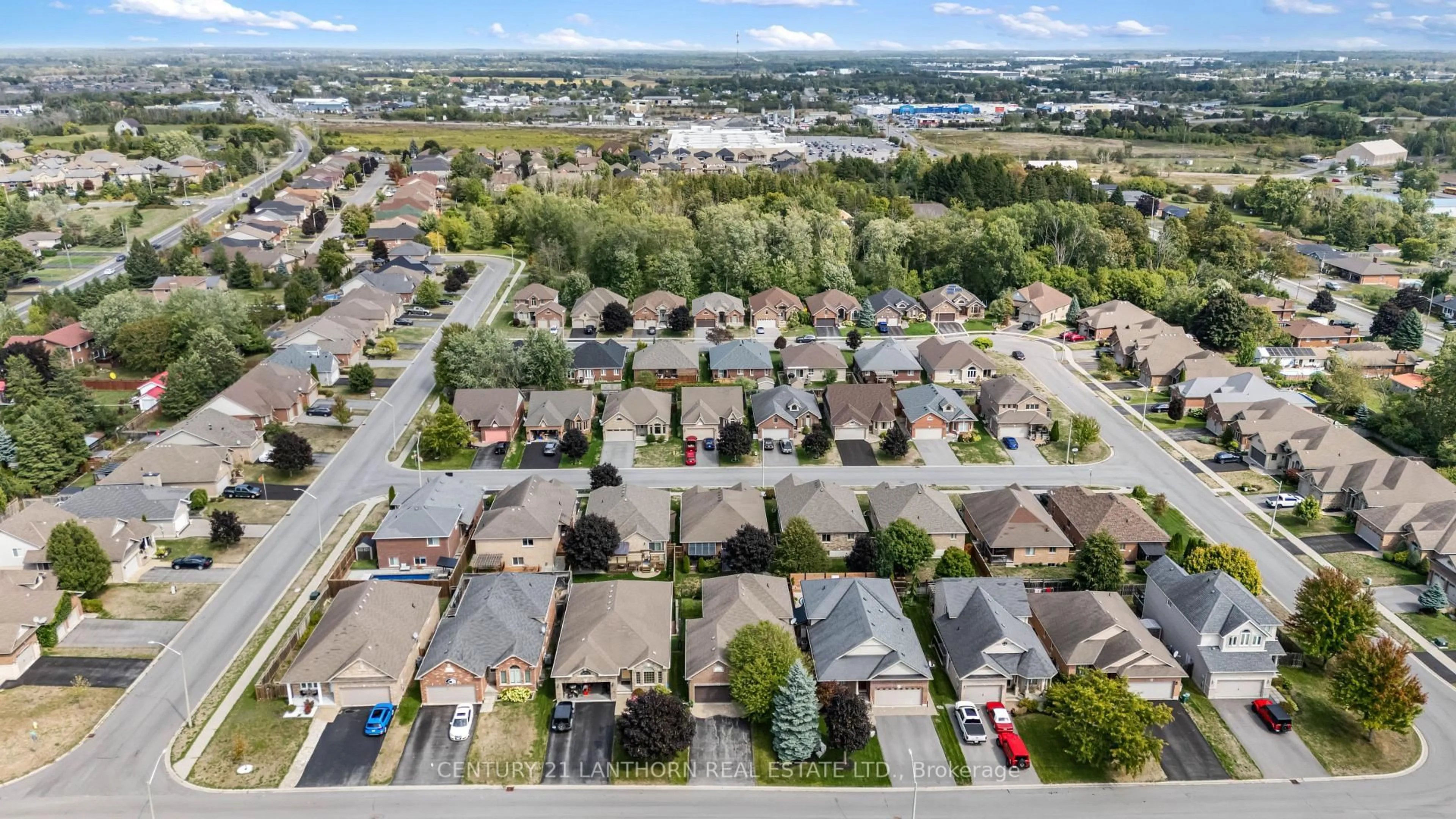A pic from outside/outdoor area/front of a property/back of a property/a pic from drone, street for 18 McDougall Dr, Belleville Ontario K8N 4Z5
