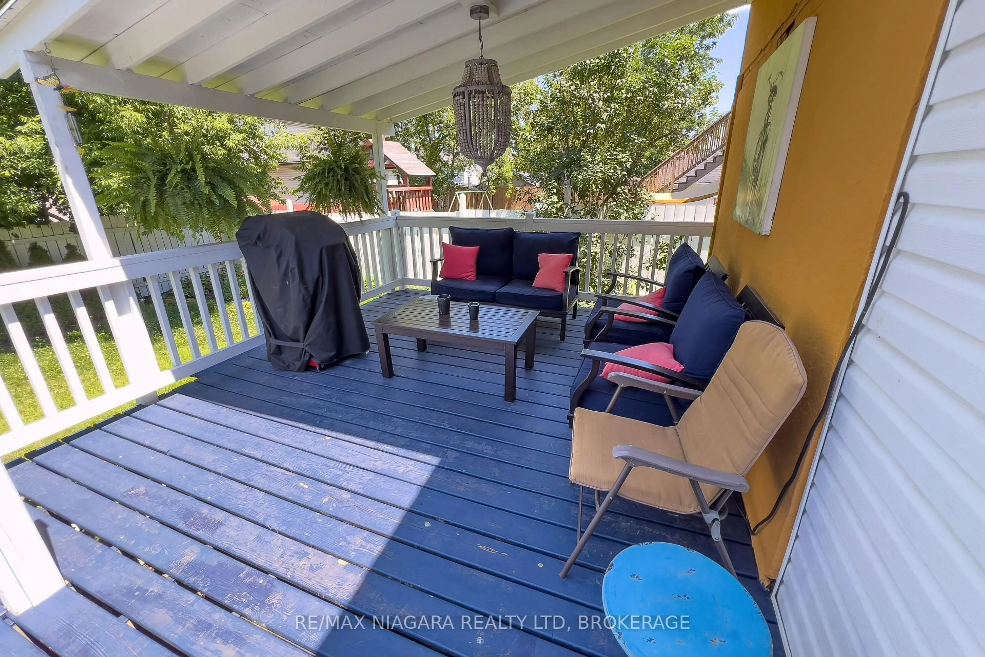 Patio, street for 5791 Emery St, Niagara Falls Ontario L2G 1L8