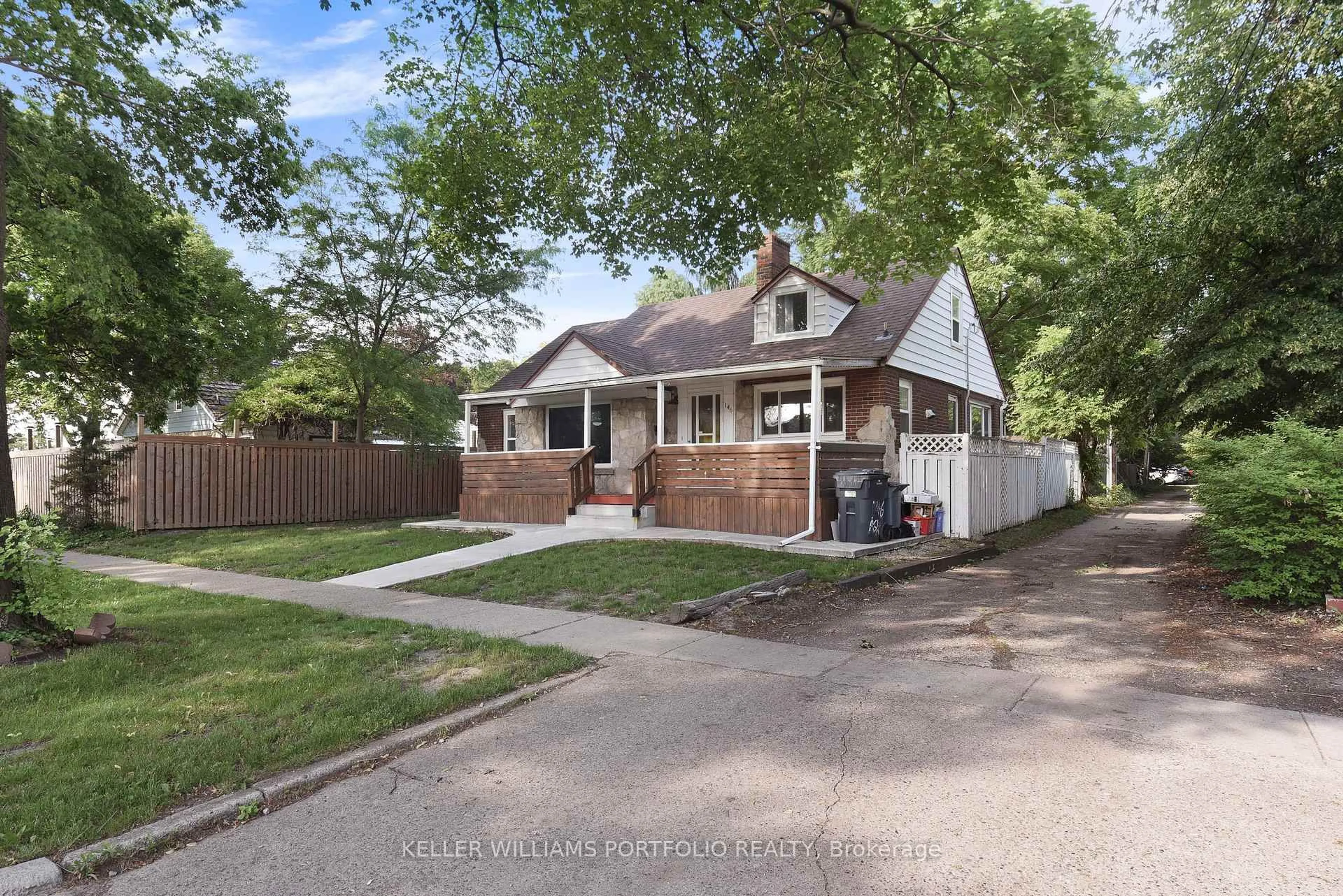 A pic from outside/outdoor area/front of a property/back of a property/a pic from drone, street for 146 Askin Ave, Windsor Ontario N9B 2W9