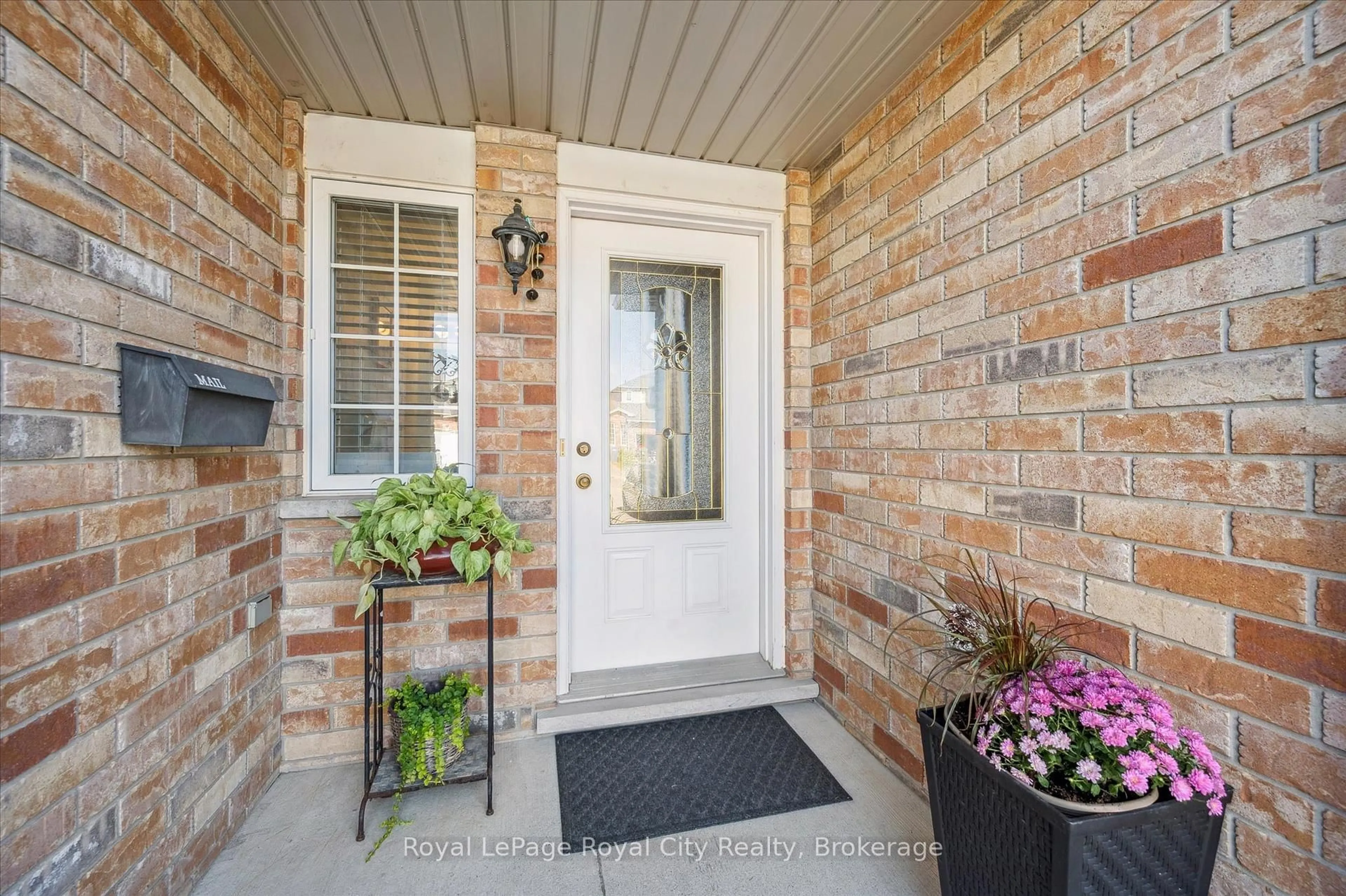 Indoor entryway for 26 Hasler Cres, Guelph Ontario N1L 0A2