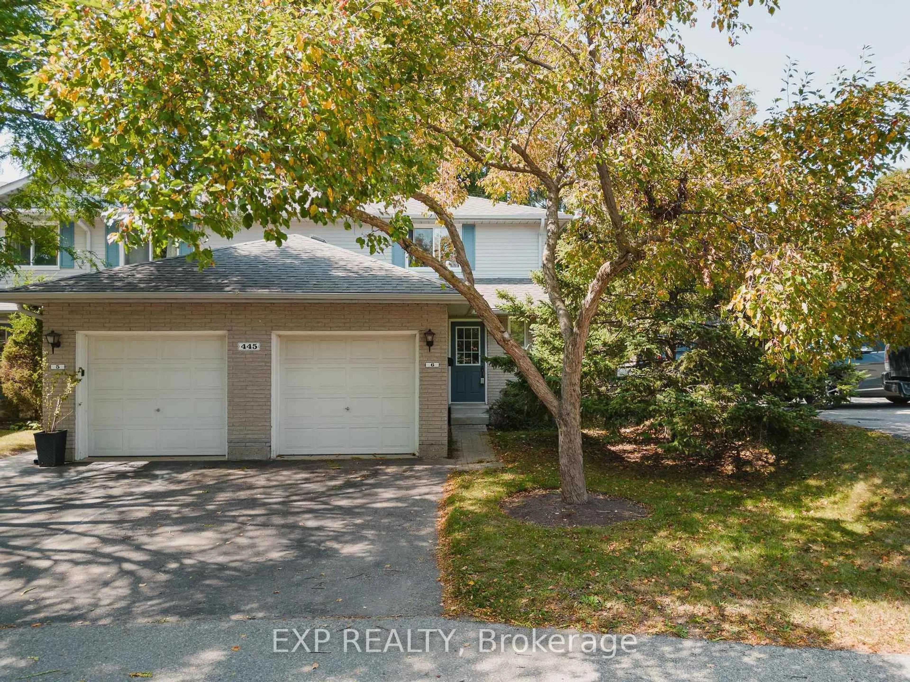 A pic from outside/outdoor area/front of a property/back of a property/a pic from drone, street for 445 Kingscourt Dr #6, Waterloo Ontario N2K 3R4