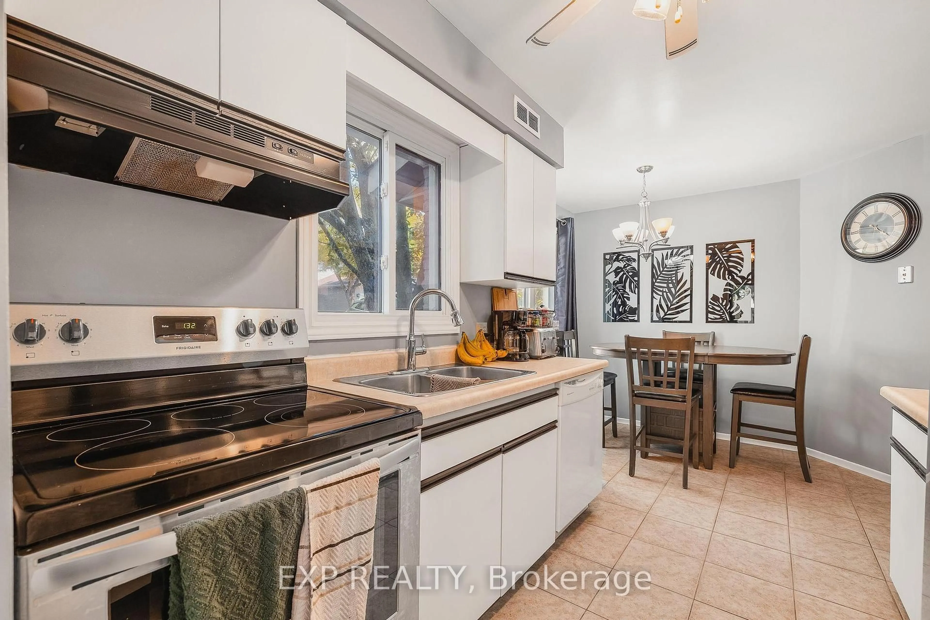 Open concept kitchen, ceramic/tile floor for 445 Kingscourt Dr #6, Waterloo Ontario N2K 3R4
