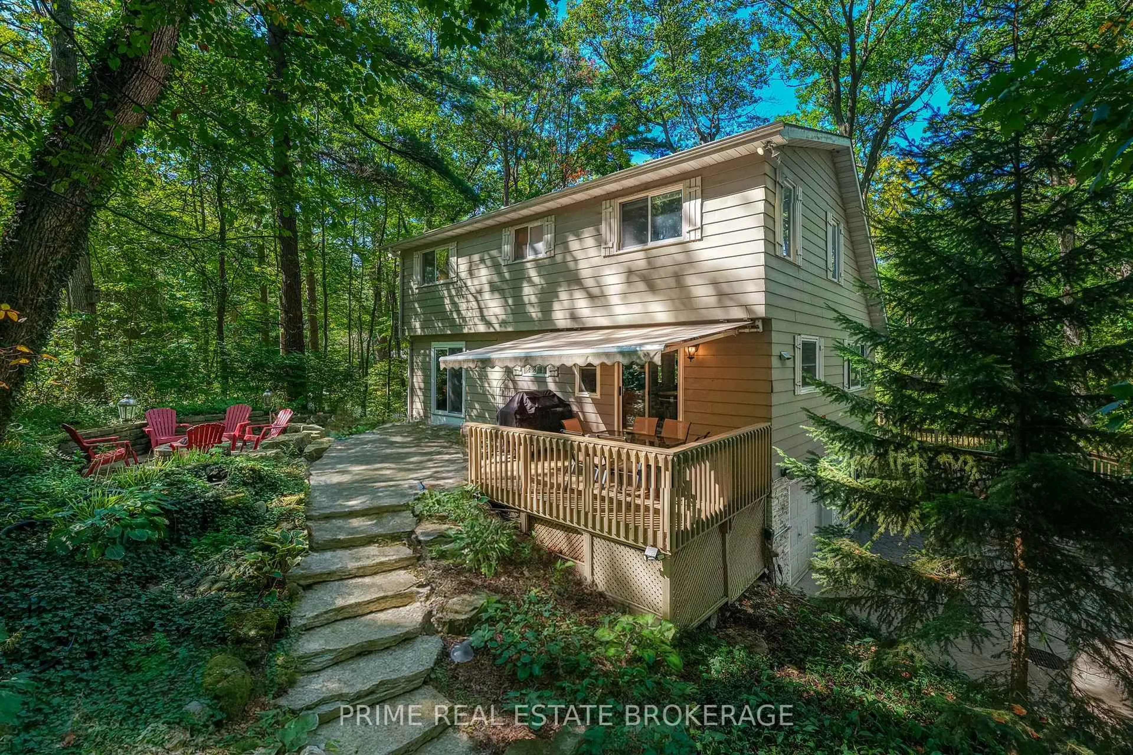 A pic from outside/outdoor area/front of a property/back of a property/a pic from drone, forest/trees view for 10257 Woodpark Crt, Lambton Shores Ontario N0M 1T0
