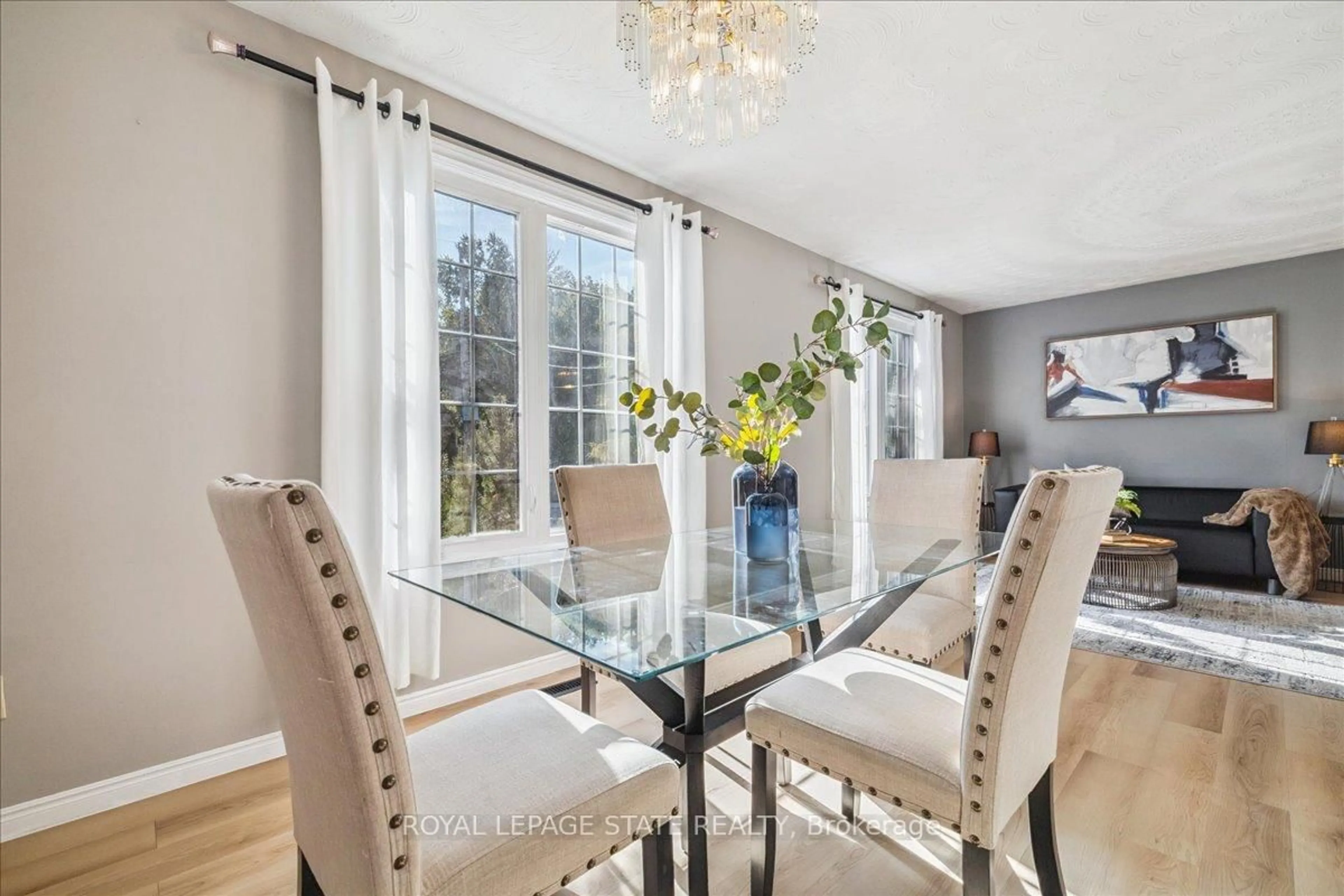 Dining room, unknown for 640 Cochrane Rd, Hamilton Ontario L8K 3H8