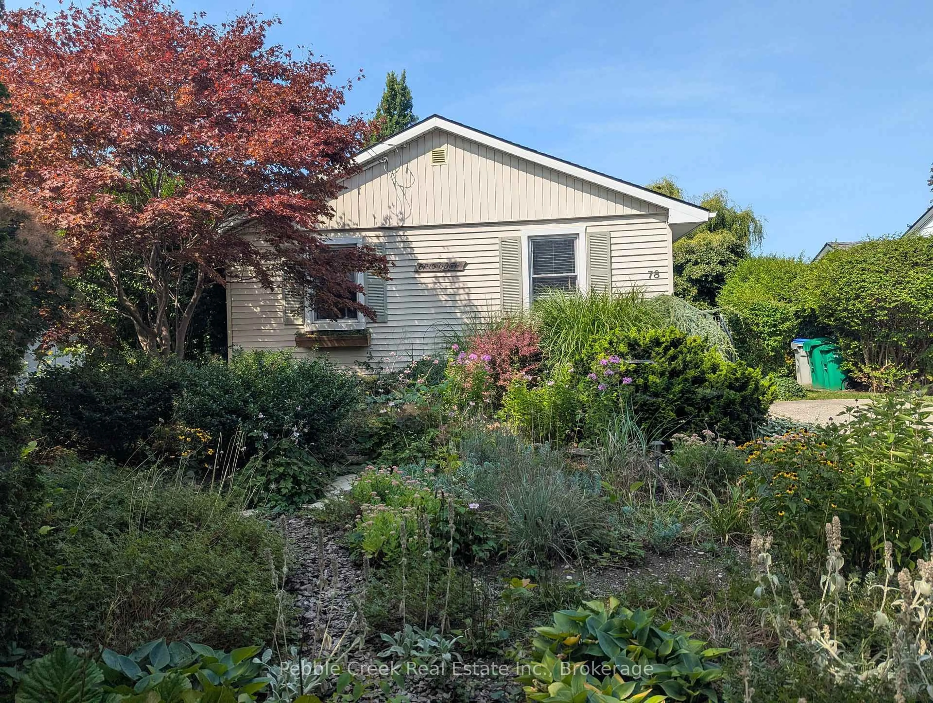 A pic from outside/outdoor area/front of a property/back of a property/a pic from drone, street for 78 Arthur St, Goderich Ontario N7A 2L8