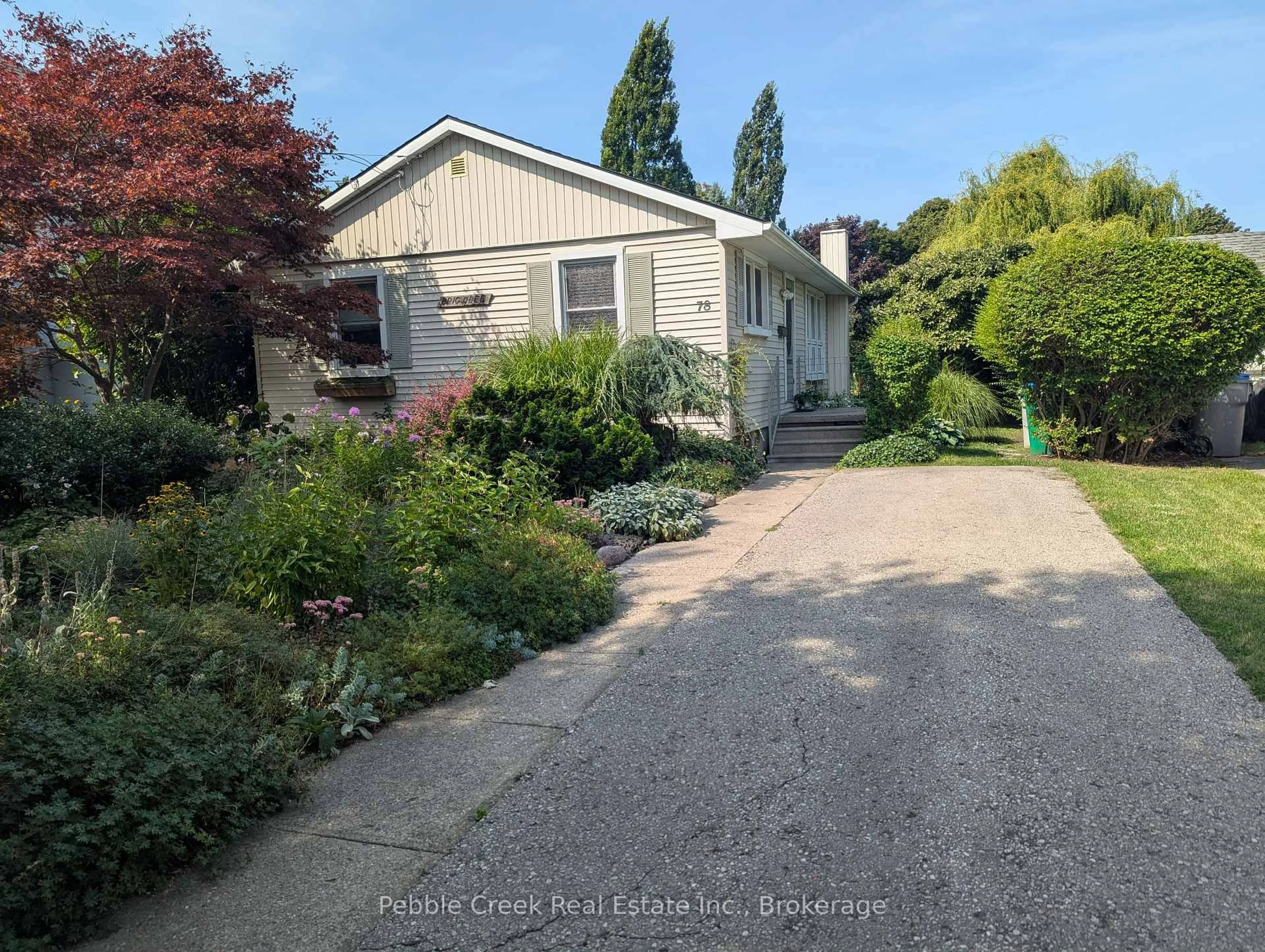 A pic from outside/outdoor area/front of a property/back of a property/a pic from drone, street for 78 Arthur St, Goderich Ontario N7A 2L8