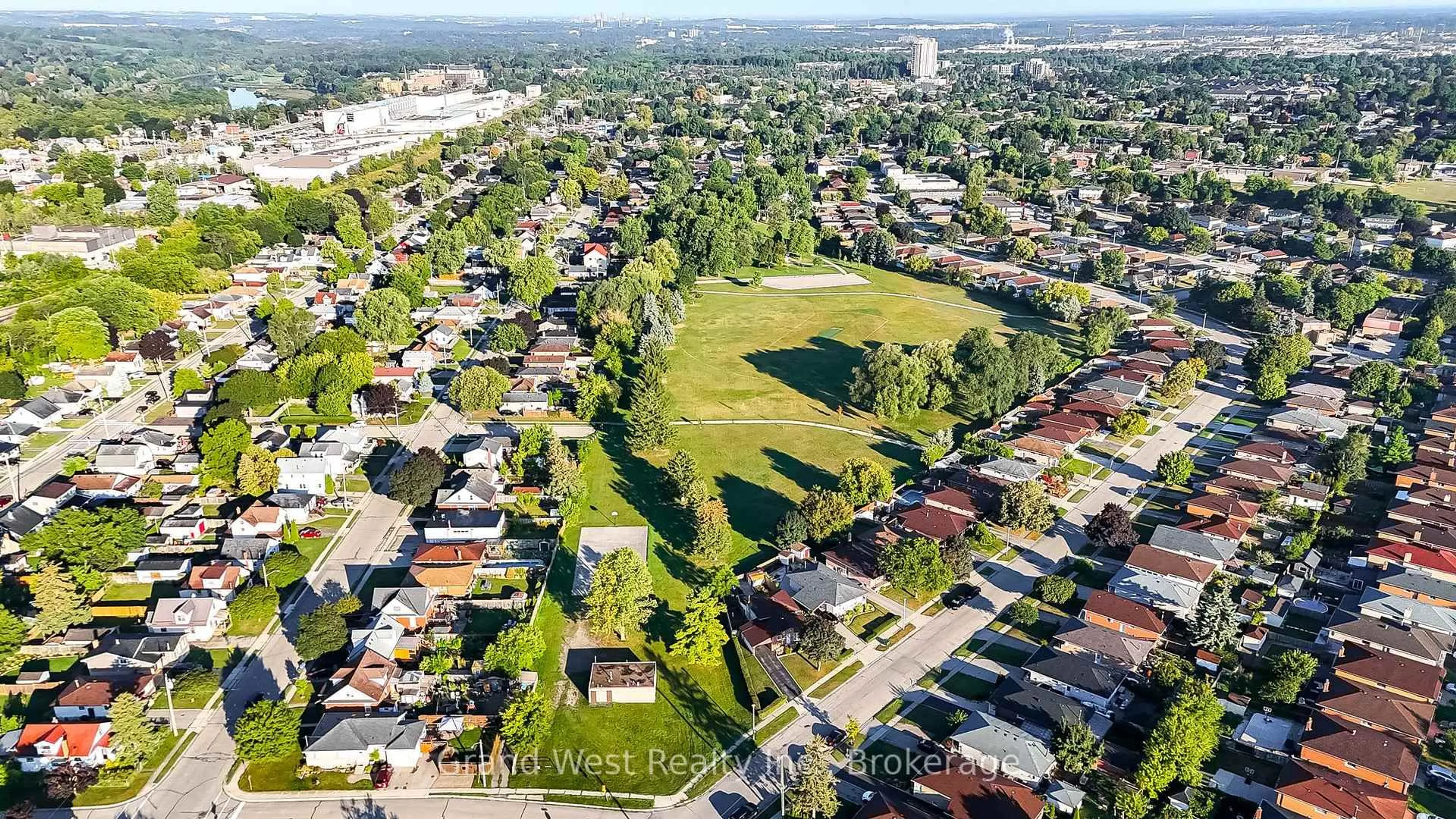 A pic from outside/outdoor area/front of a property/back of a property/a pic from drone, street for 53 MOSCRIP Rd, Cambridge Ontario N1R 5Y8