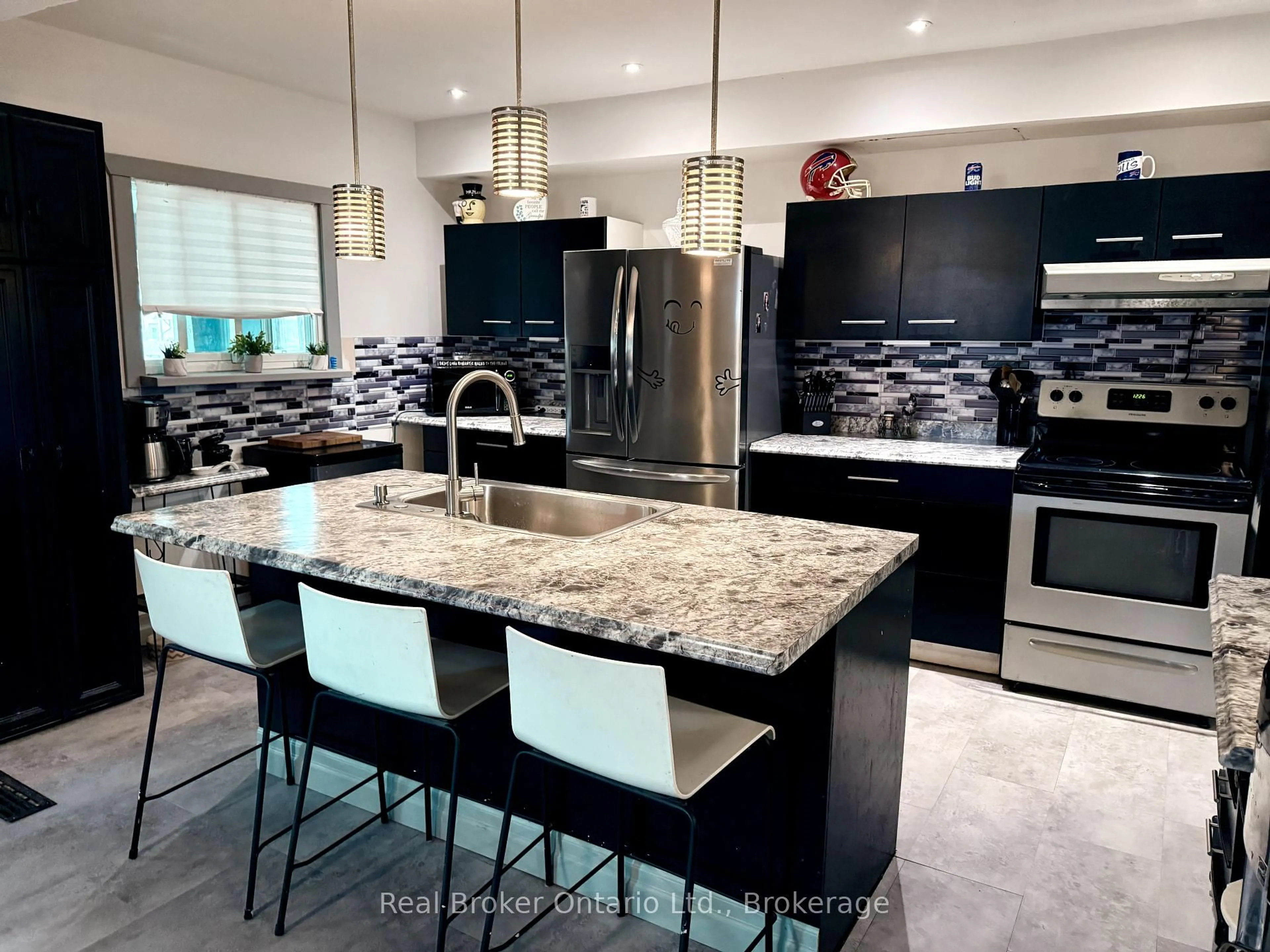 Contemporary kitchen, ceramic/tile floor for 33 Cozy St, Welland Ontario L3B 4G7