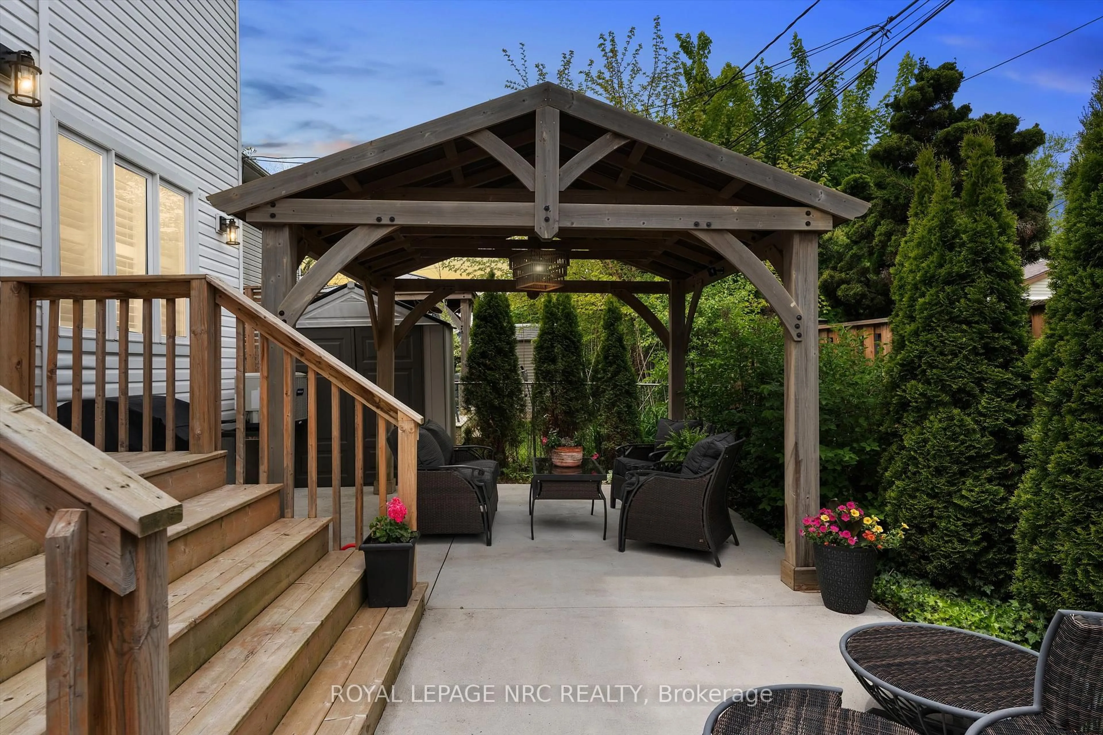 Patio, street for 39B Beachaven Dr, St. Catharines Ontario L2M 1A6