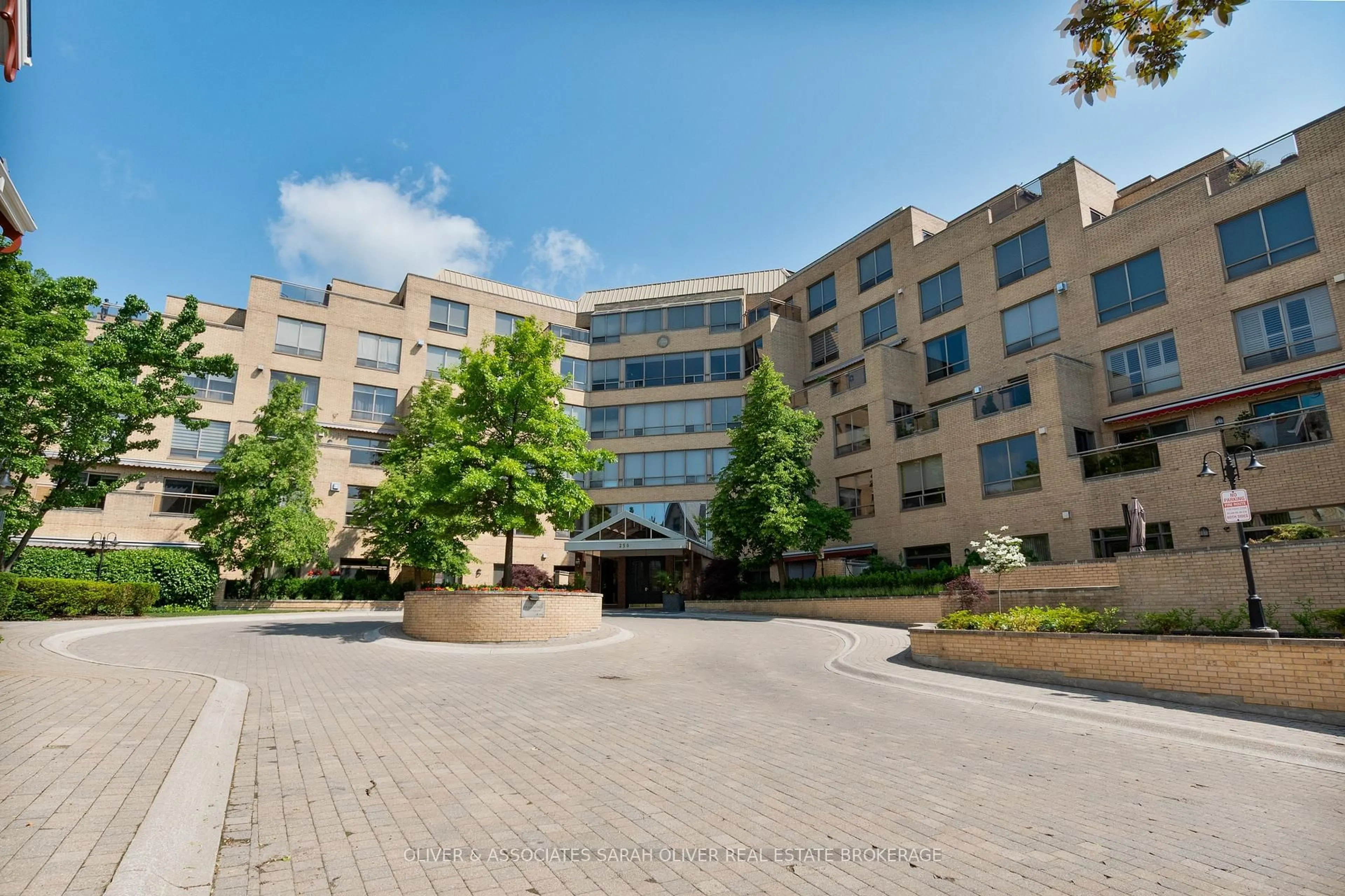 Unknown for 250 Sydenham St #210, London East Ontario N6A 5S1