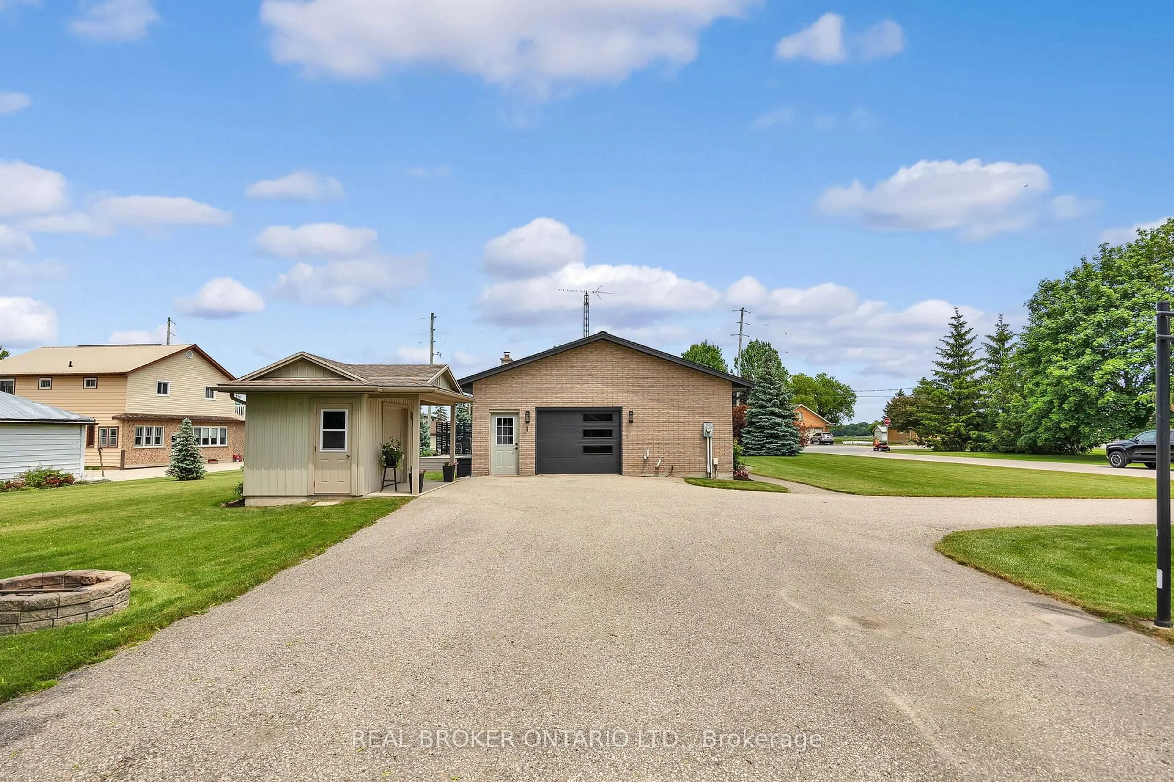 A pic from outside/outdoor area/front of a property/back of a property/a pic from drone, street for 1 Shantz Pl, Wellesley Ontario N0B 2S0