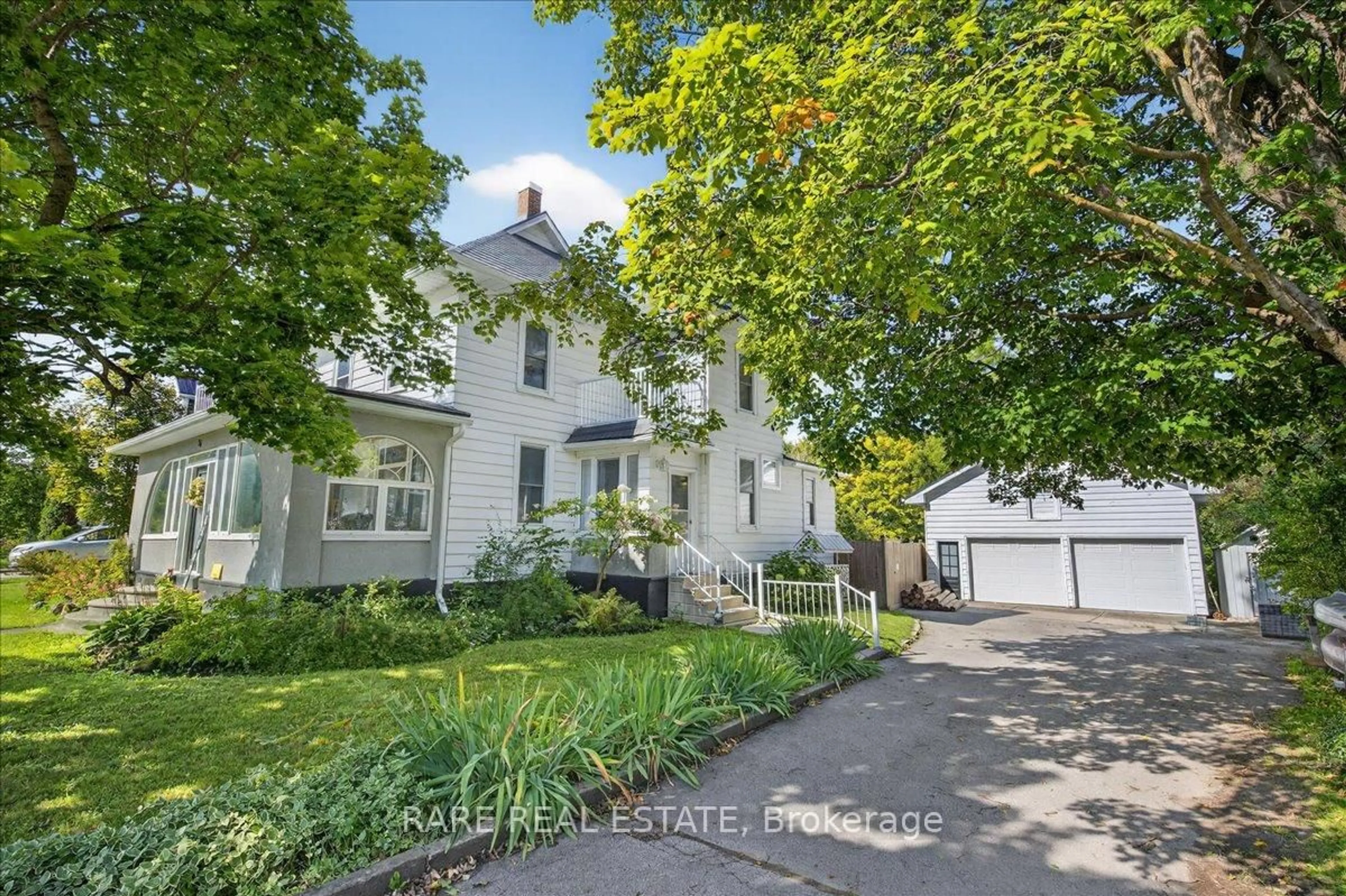 A pic from outside/outdoor area/front of a property/back of a property/a pic from drone, street for 36 Durham St, Grey Highlands Ontario N0C 1E0