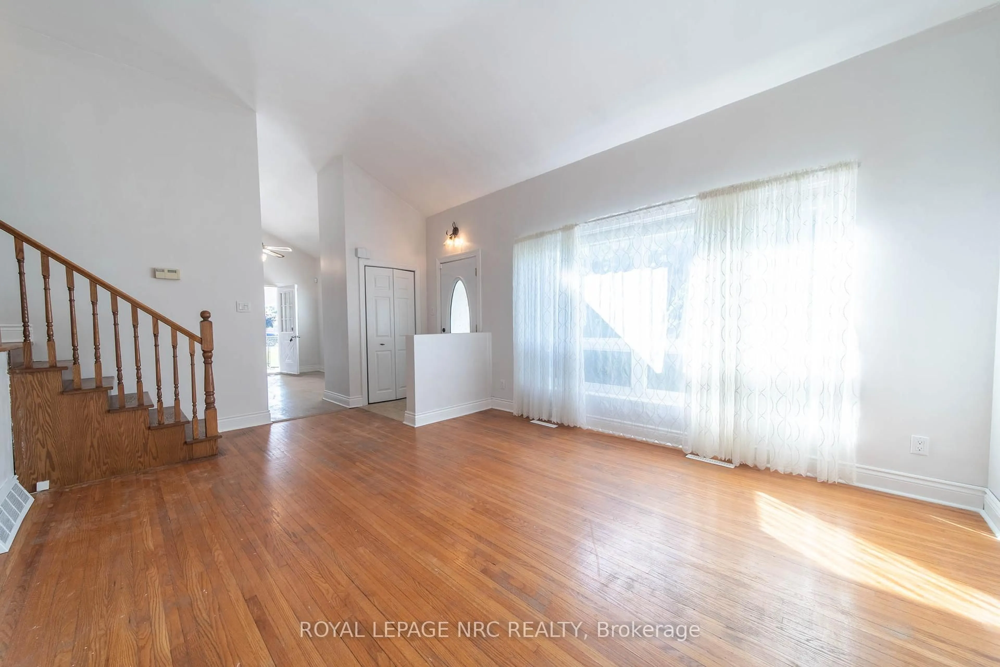 A pic of a room for 6809 Jill Dr, Niagara Falls Ontario L2G 3J4