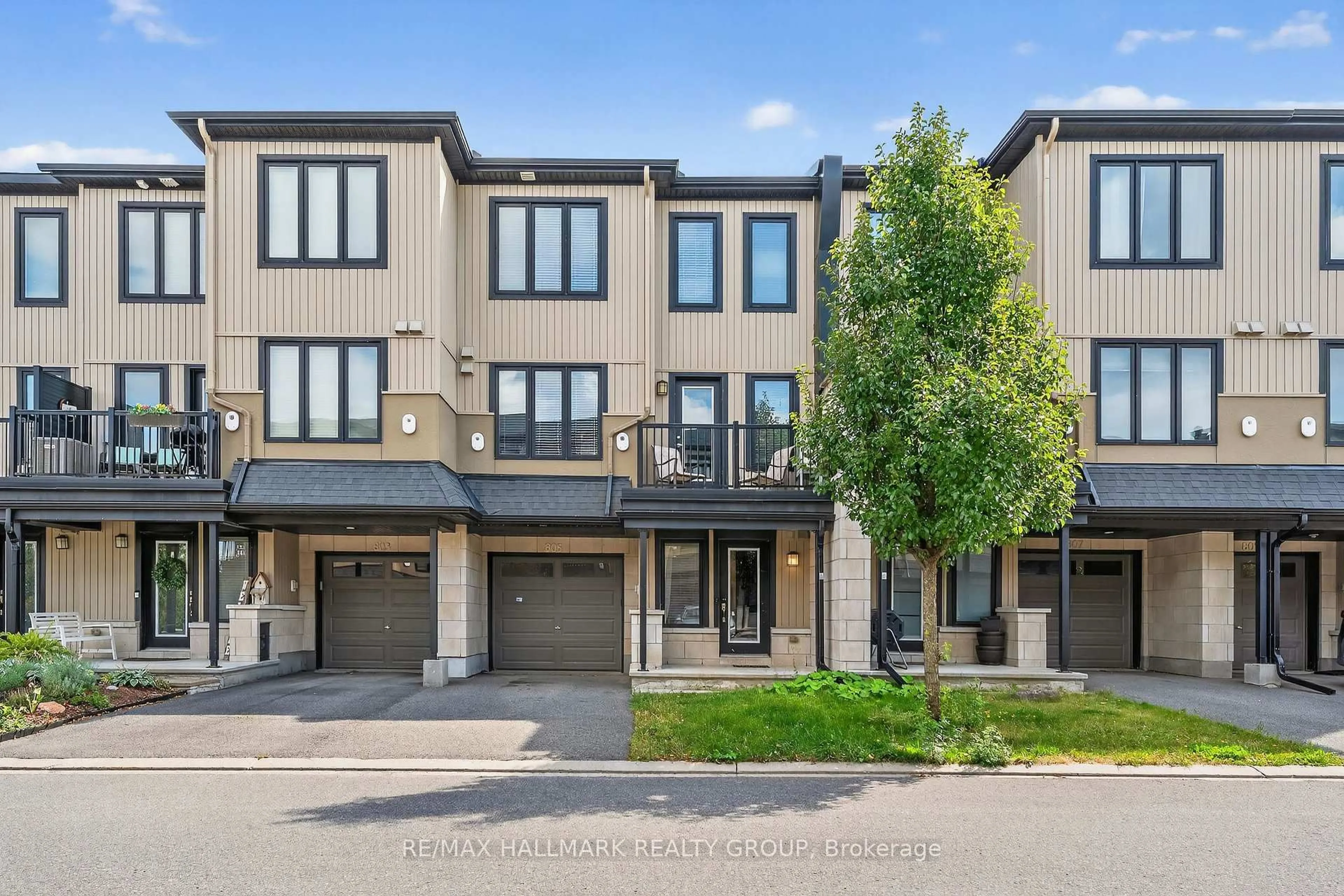 A pic from outside/outdoor area/front of a property/back of a property/a pic from drone, street for 805 Element Private, Ottawa Ontario K2M 0M8
