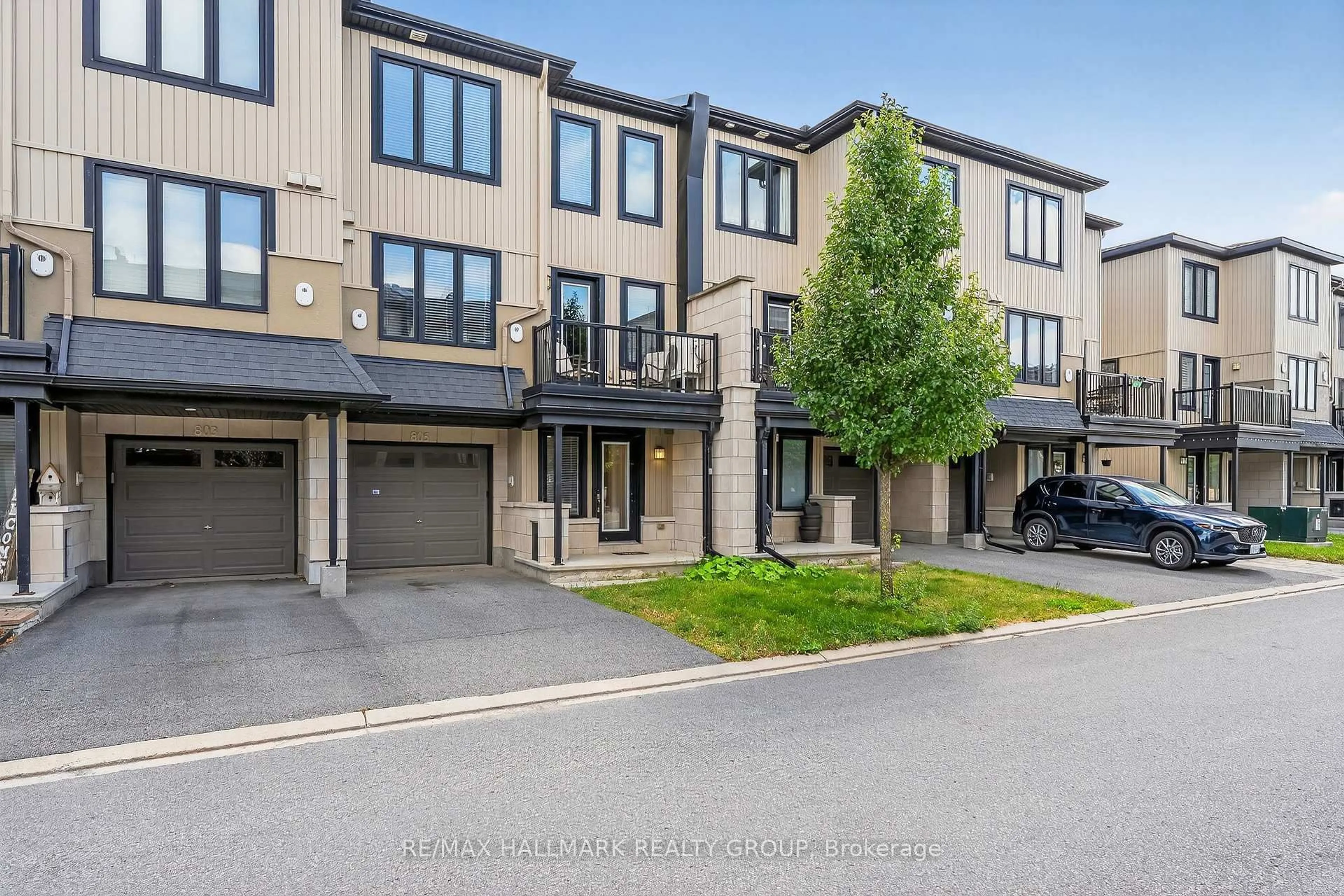 A pic from outside/outdoor area/front of a property/back of a property/a pic from drone, street for 805 Element Private, Ottawa Ontario K2M 0M8
