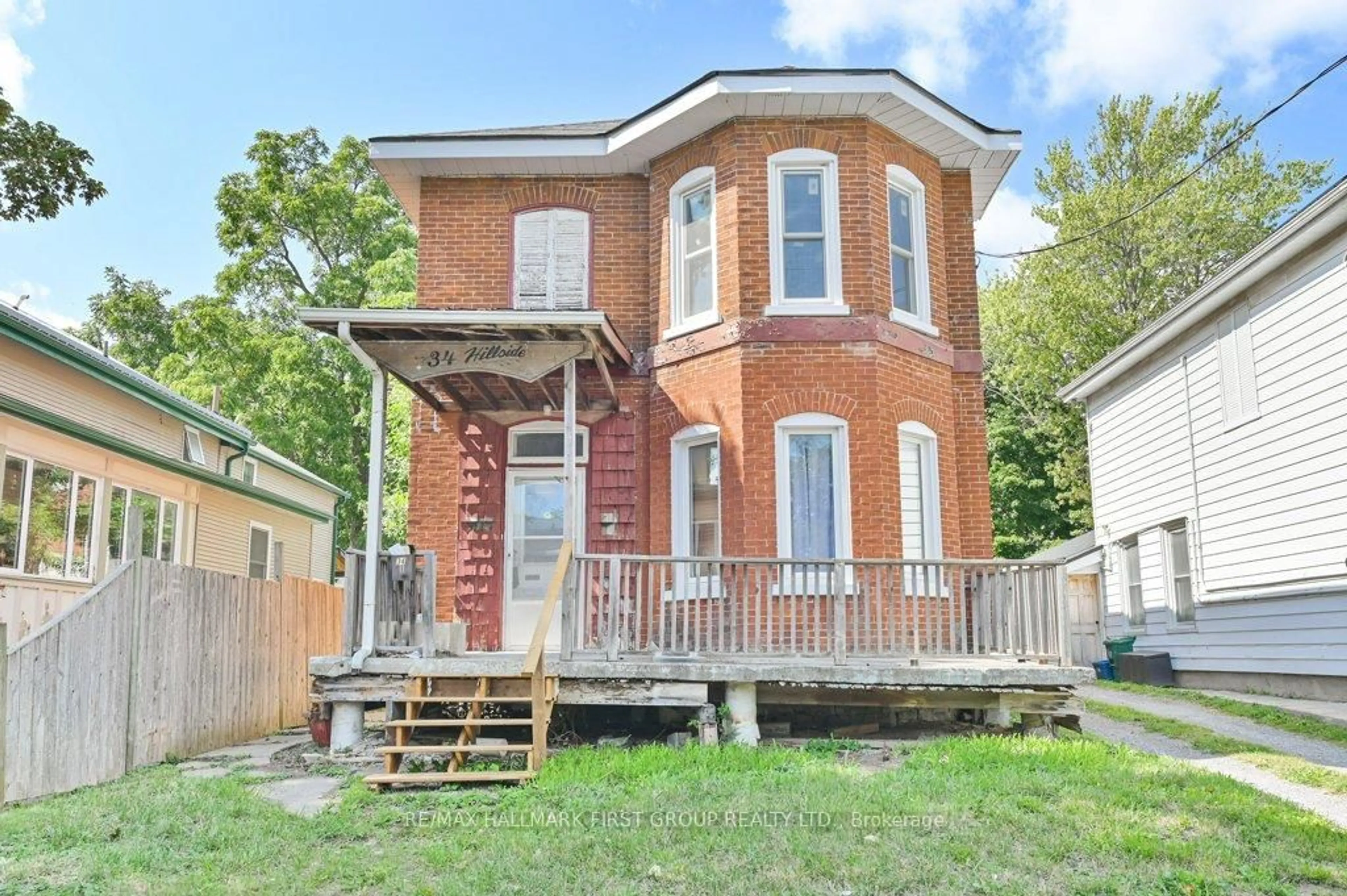 Home with brick exterior material, building for 34 Hillside St, Belleville Ontario K8P 3R9