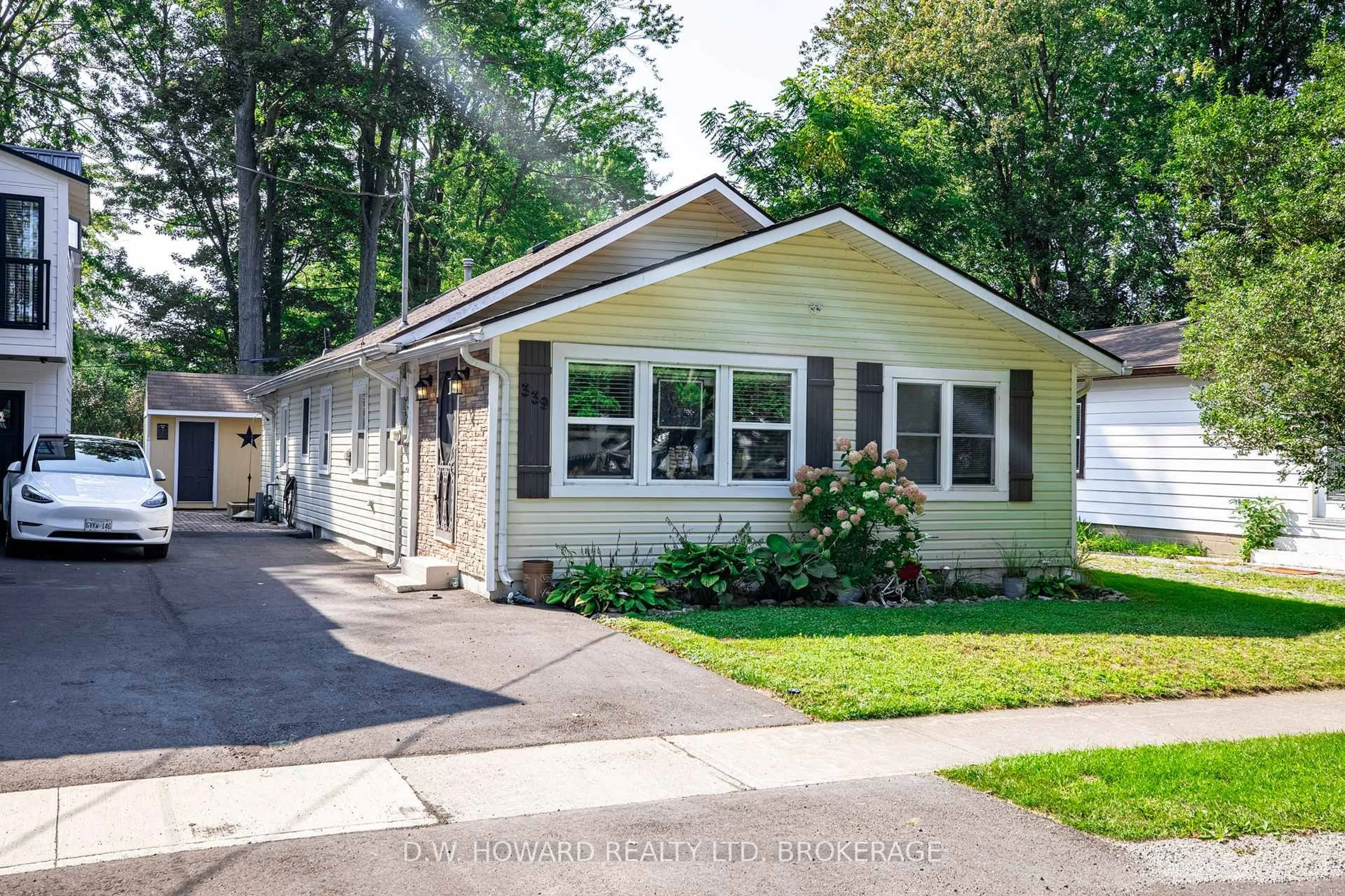 Home with vinyl exterior material, street for 339 Beechwood Ave, Fort Erie Ontario L0S 1B0