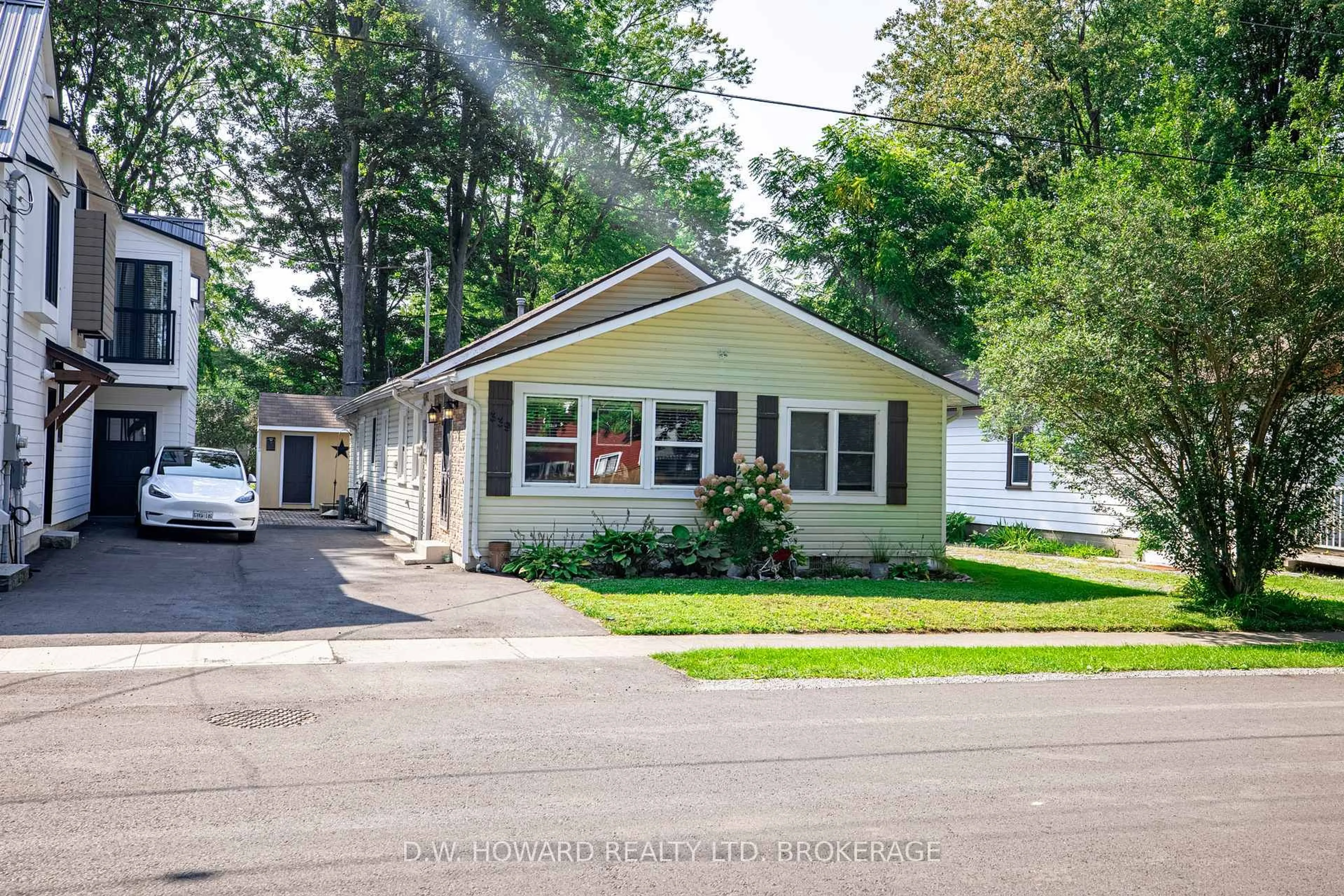 Home with vinyl exterior material, street for 339 Beechwood Ave, Fort Erie Ontario L0S 1B0
