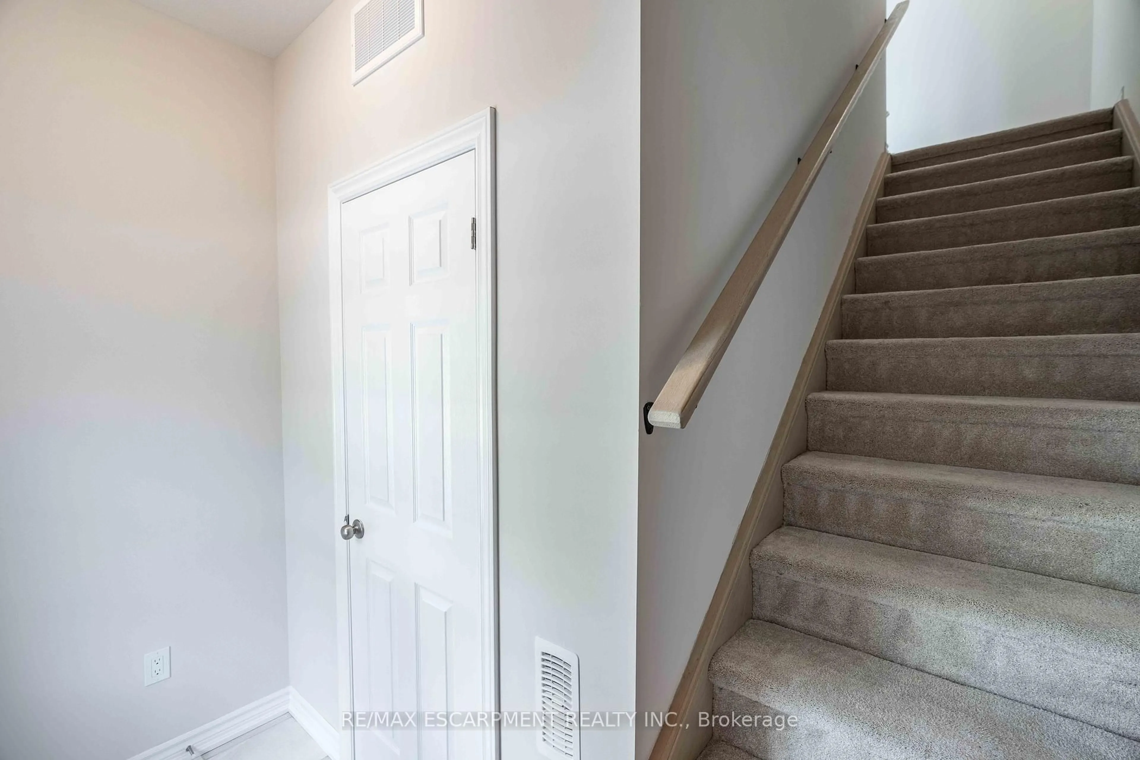 Unknown for 677 Park Rd #7, Brantford Ontario N3R 0A2