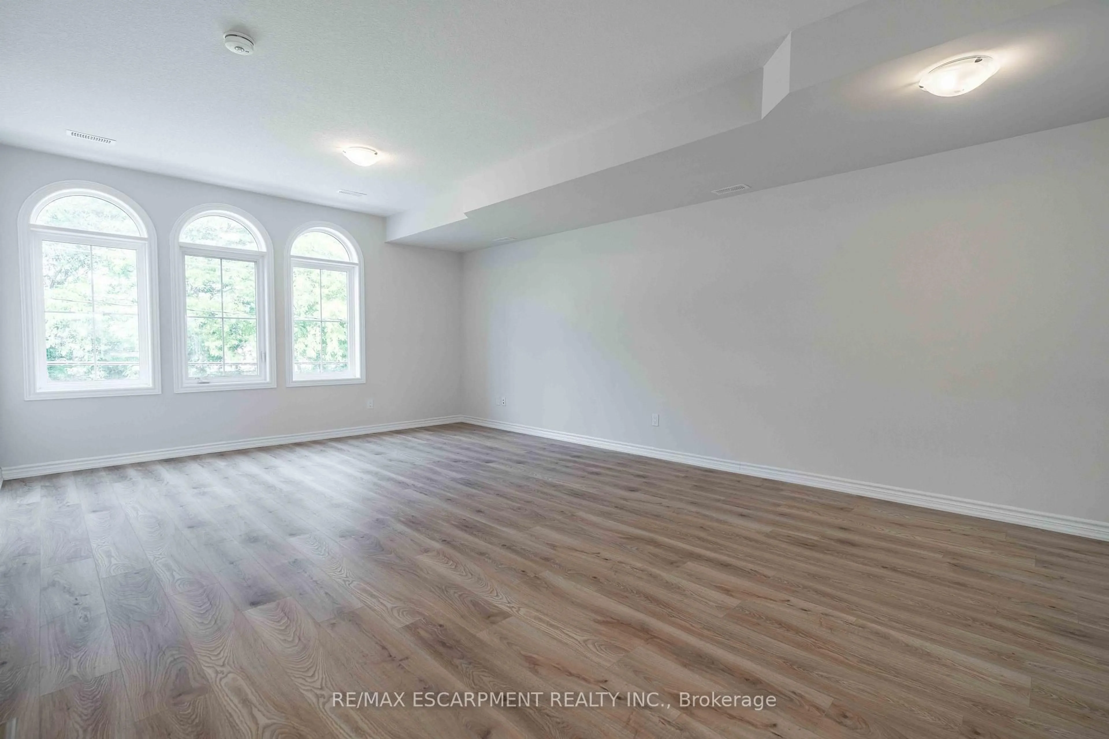 A pic of a room for 677 Park Rd #7, Brantford Ontario N3R 0A2