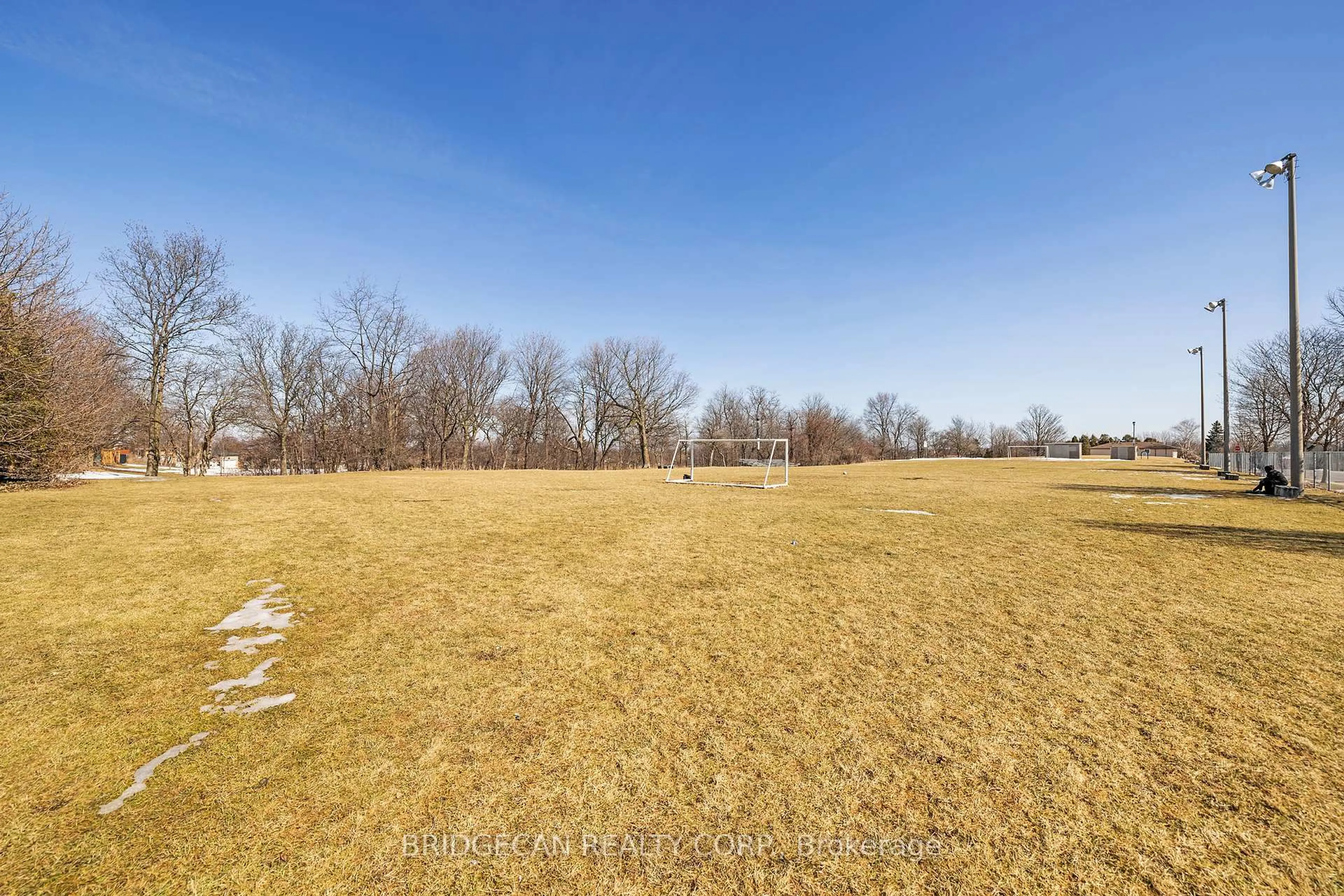 A pic from outside/outdoor area/front of a property/back of a property/a pic from drone, unknown for 490 Queen Victoria Dr, Hamilton Ontario L8W 1G9
