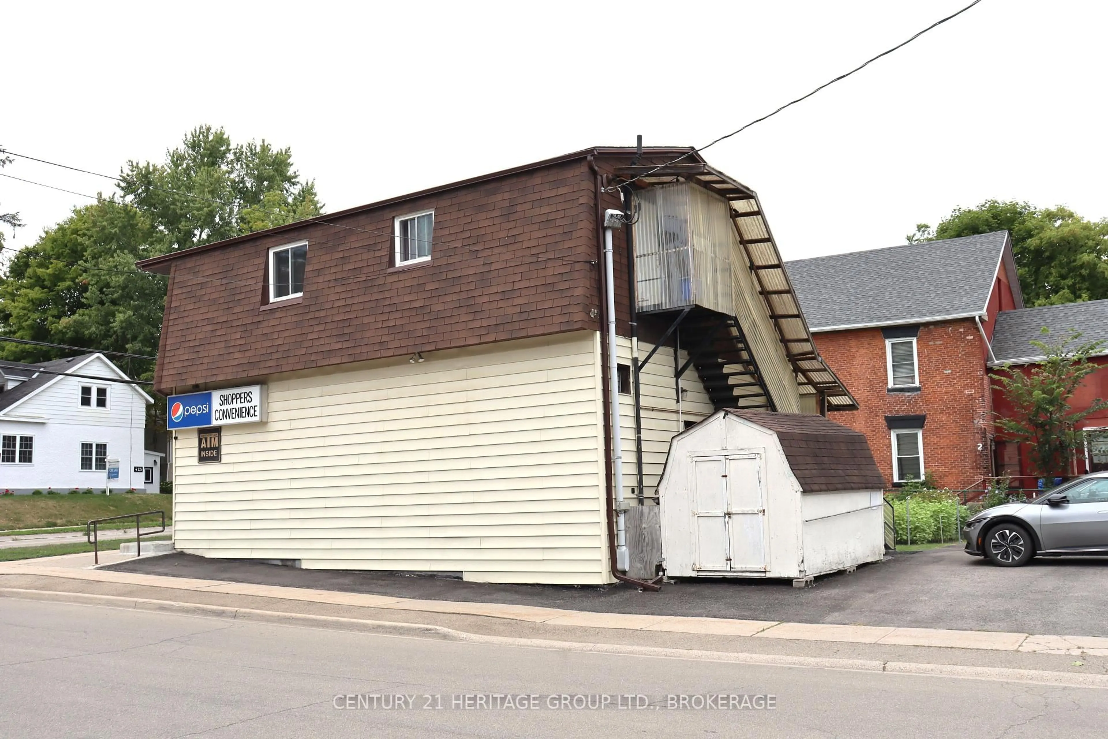 Shed for 400 King St, Gananoque Ontario K7G 2G9