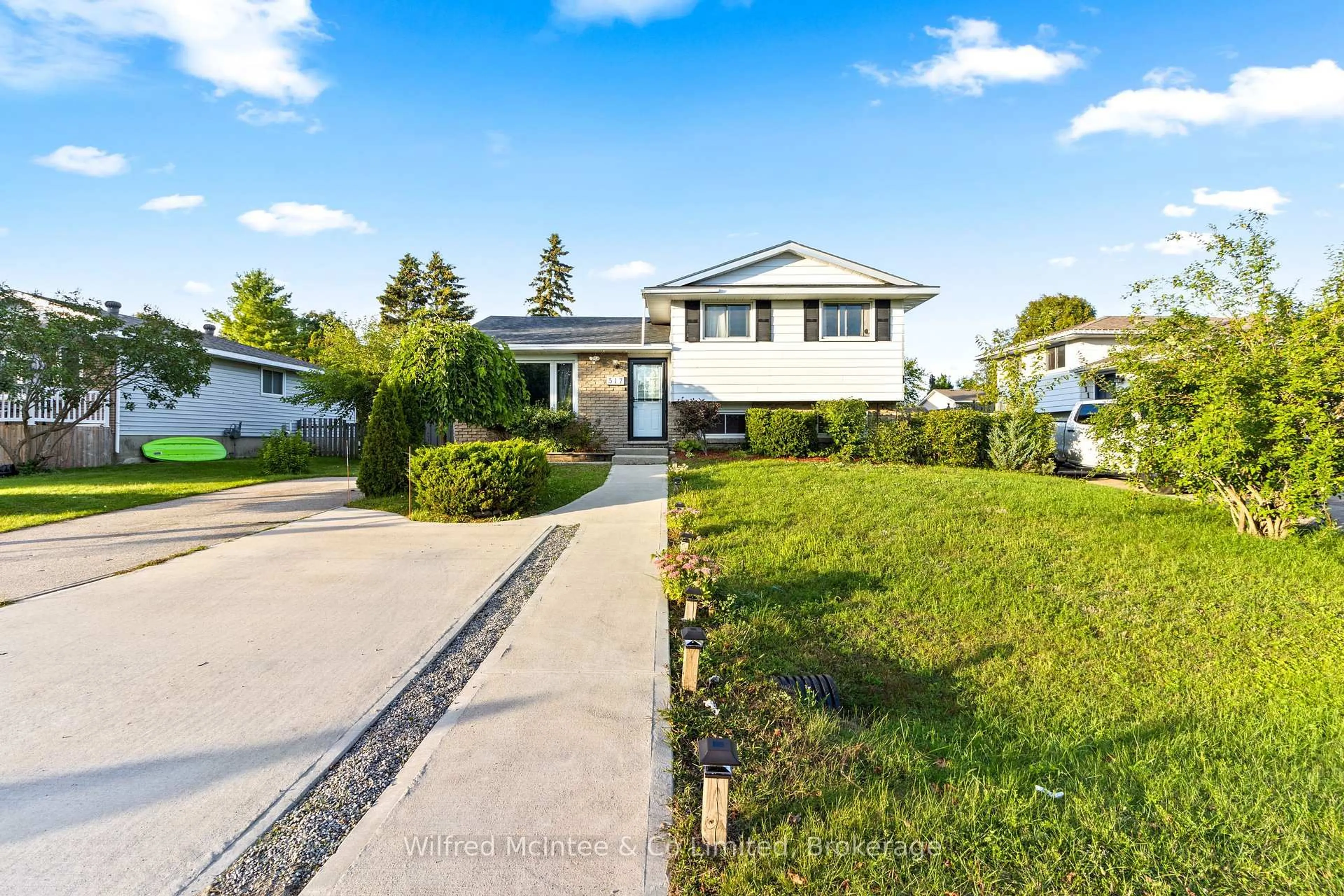 Home with vinyl exterior material, street for 517 Wales Dr, Saugeen Shores Ontario N0H 2C1