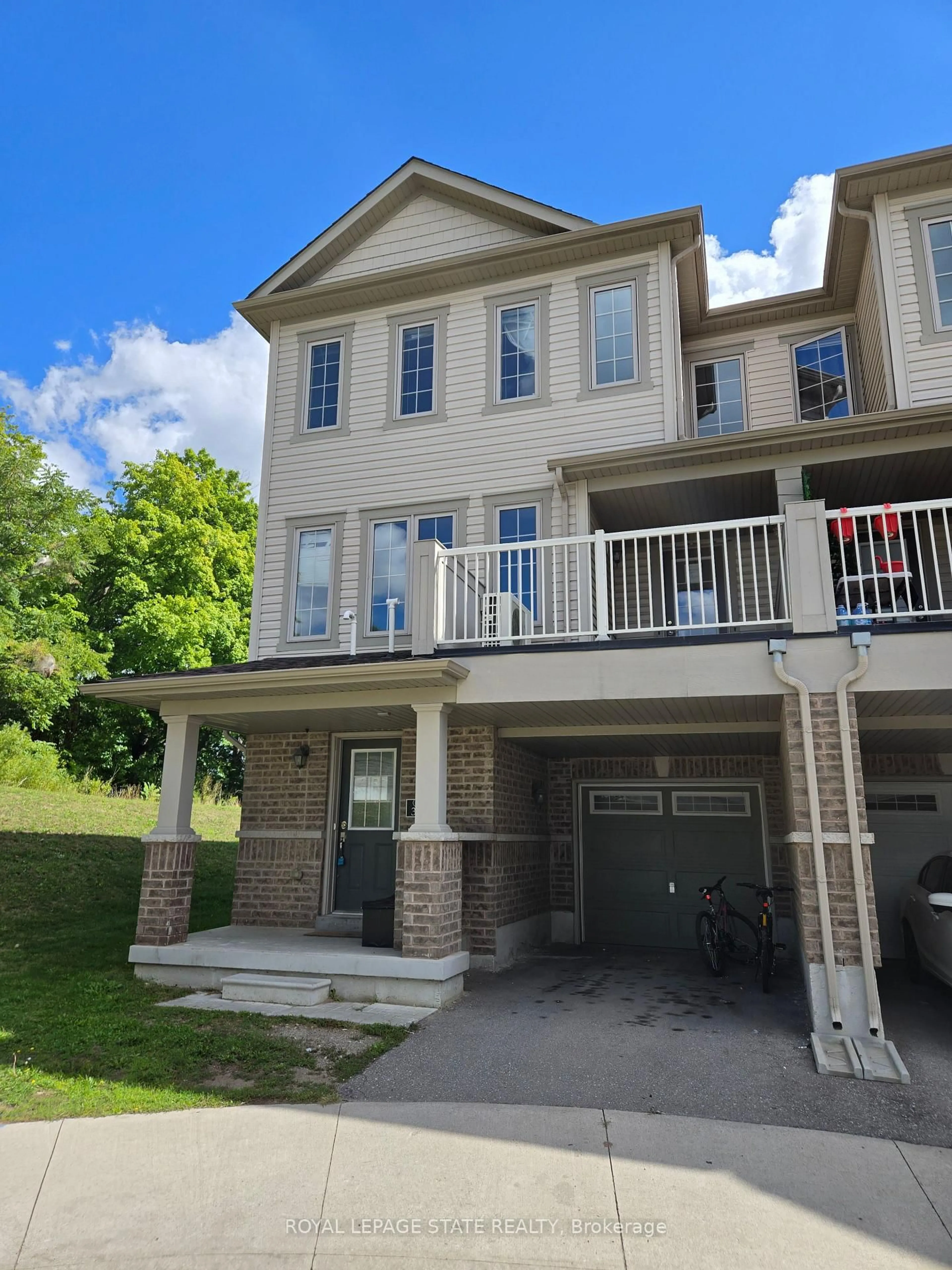 A pic from outside/outdoor area/front of a property/back of a property/a pic from drone, unknown for 420 Linden Dr #38, Cambridge Ontario N3H 0C6