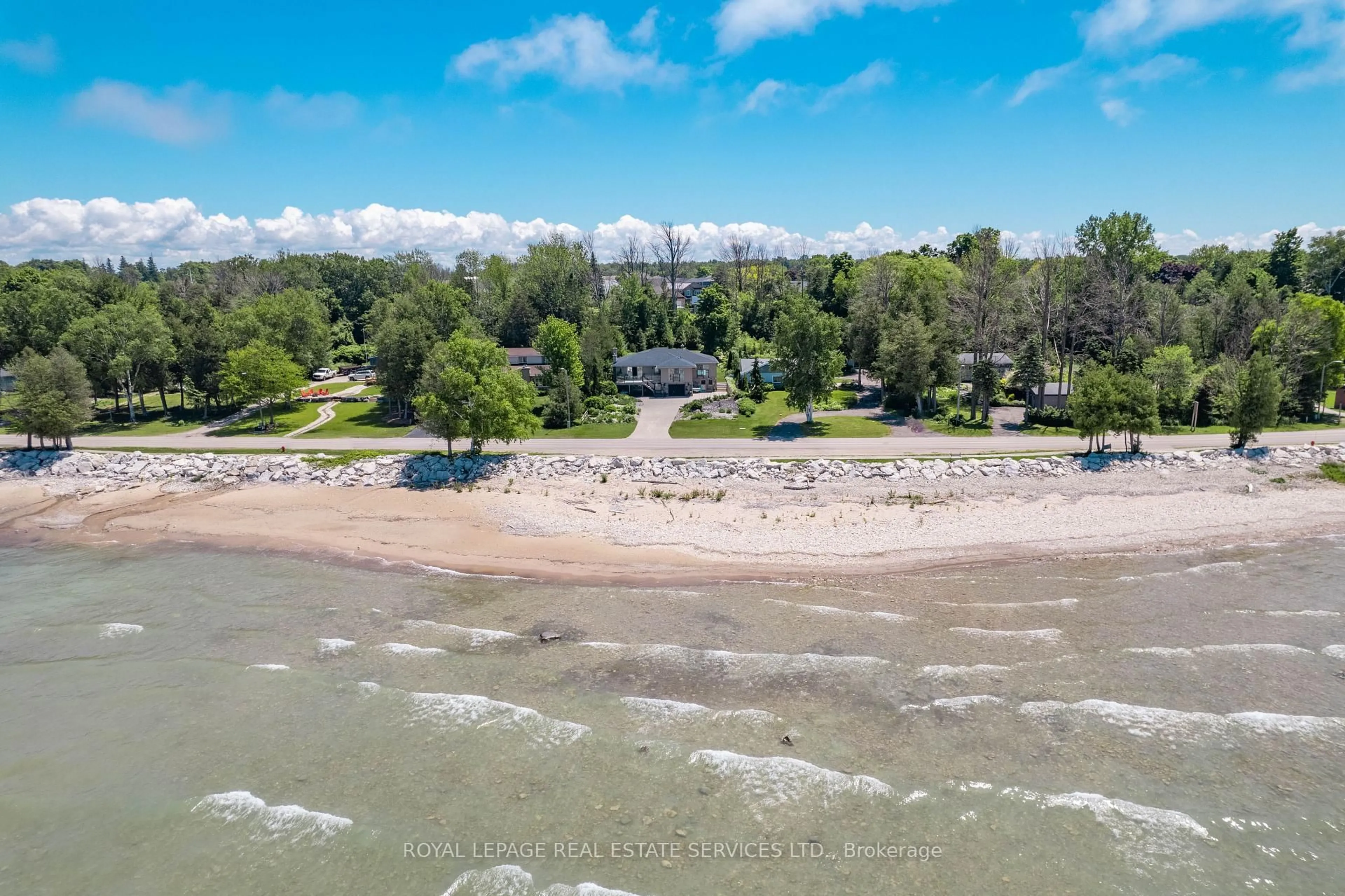 A pic from outside/outdoor area/front of a property/back of a property/a pic from drone, water/lake/river/ocean view for 39 Goderich St, Kincardine Ontario N2Z 2L2