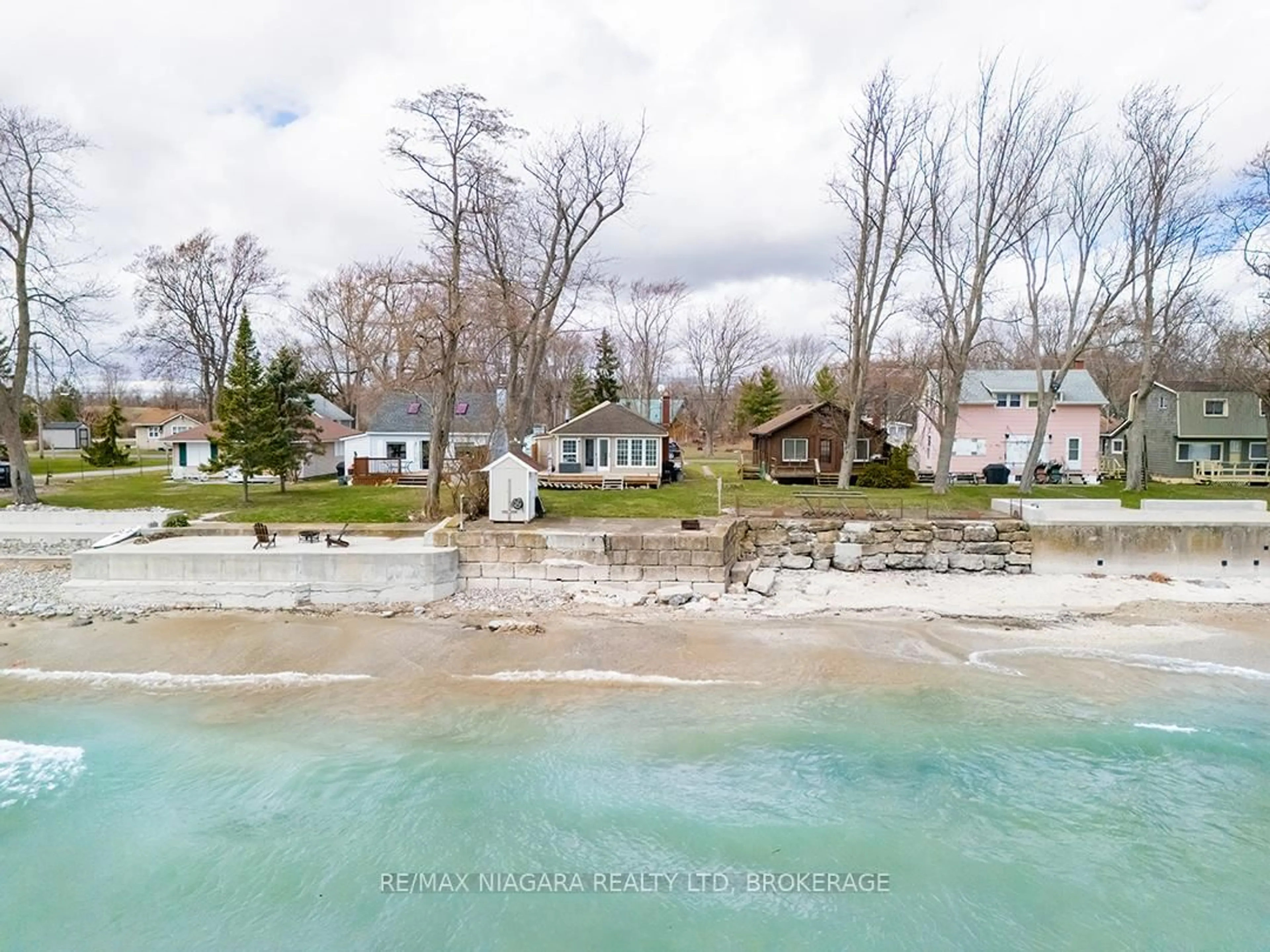 A pic from outside/outdoor area/front of a property/back of a property/a pic from drone, water/lake/river/ocean view for 11161 Churchill Ave, Wainfleet Ontario L0S 1V0