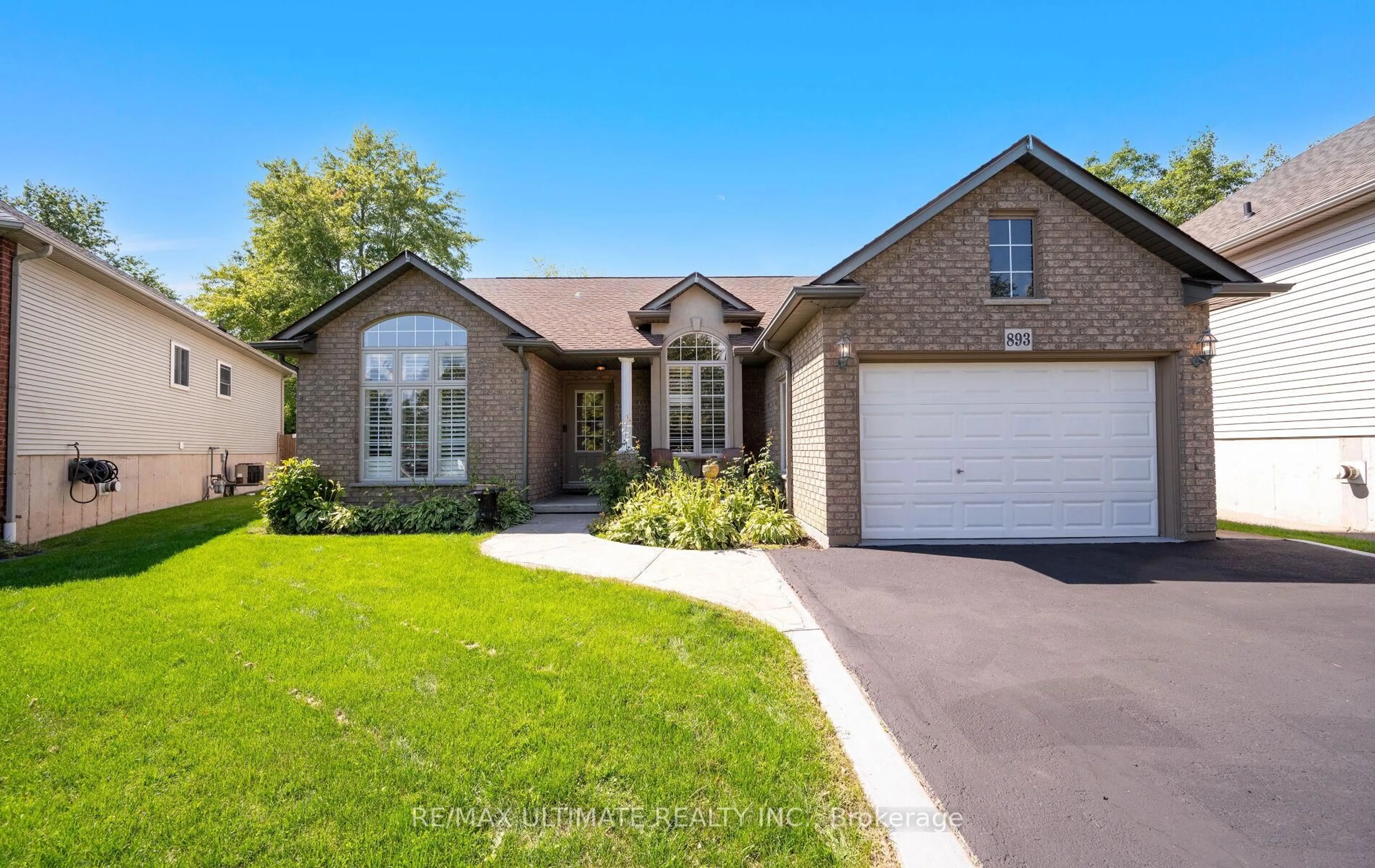 Home with brick exterior material, street for 893 CANADA Dr, Fort Erie Ontario L2A 6E9