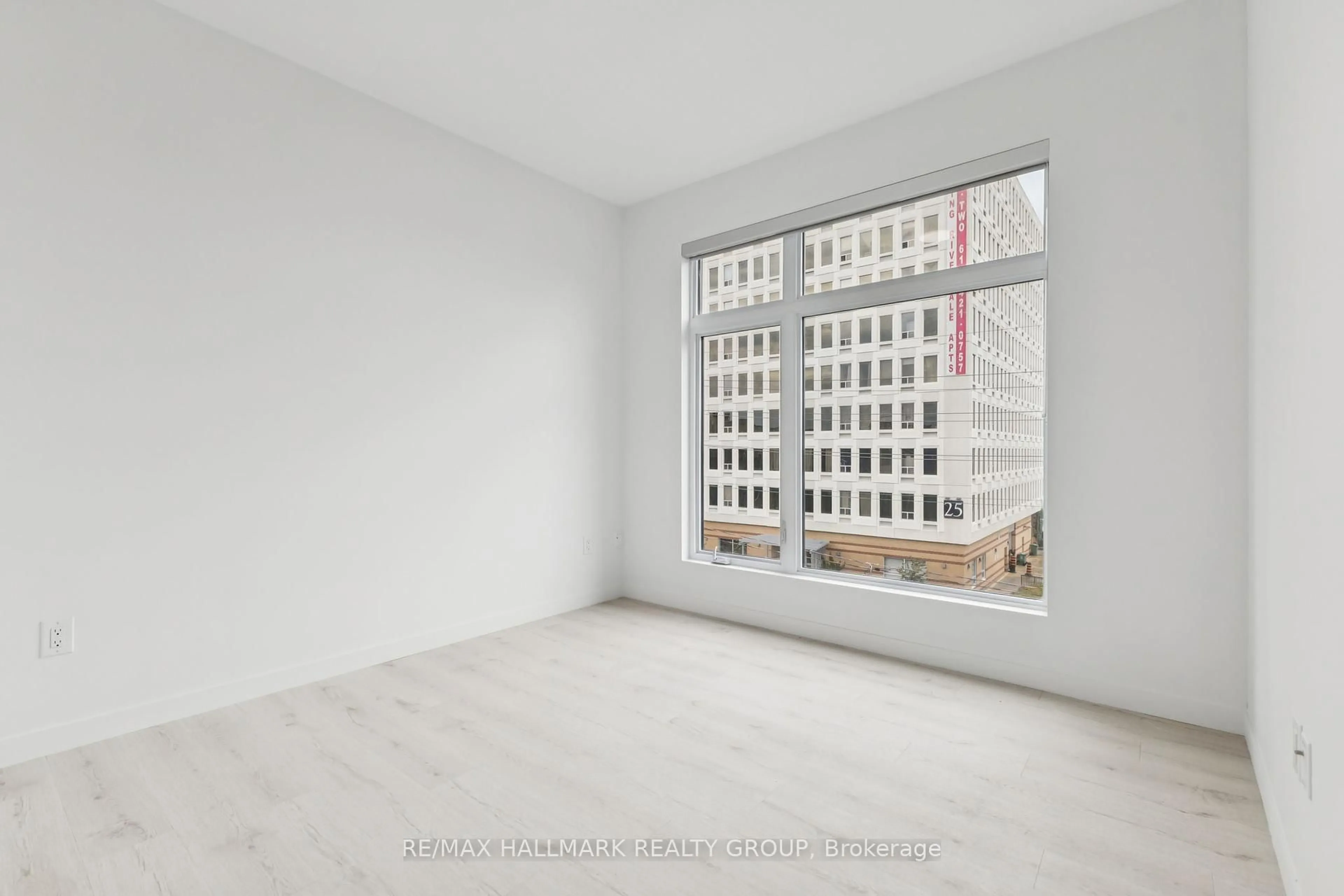 A pic of a room for 26 Mcarthur Ave, Ottawa Ontario K1L 6R2