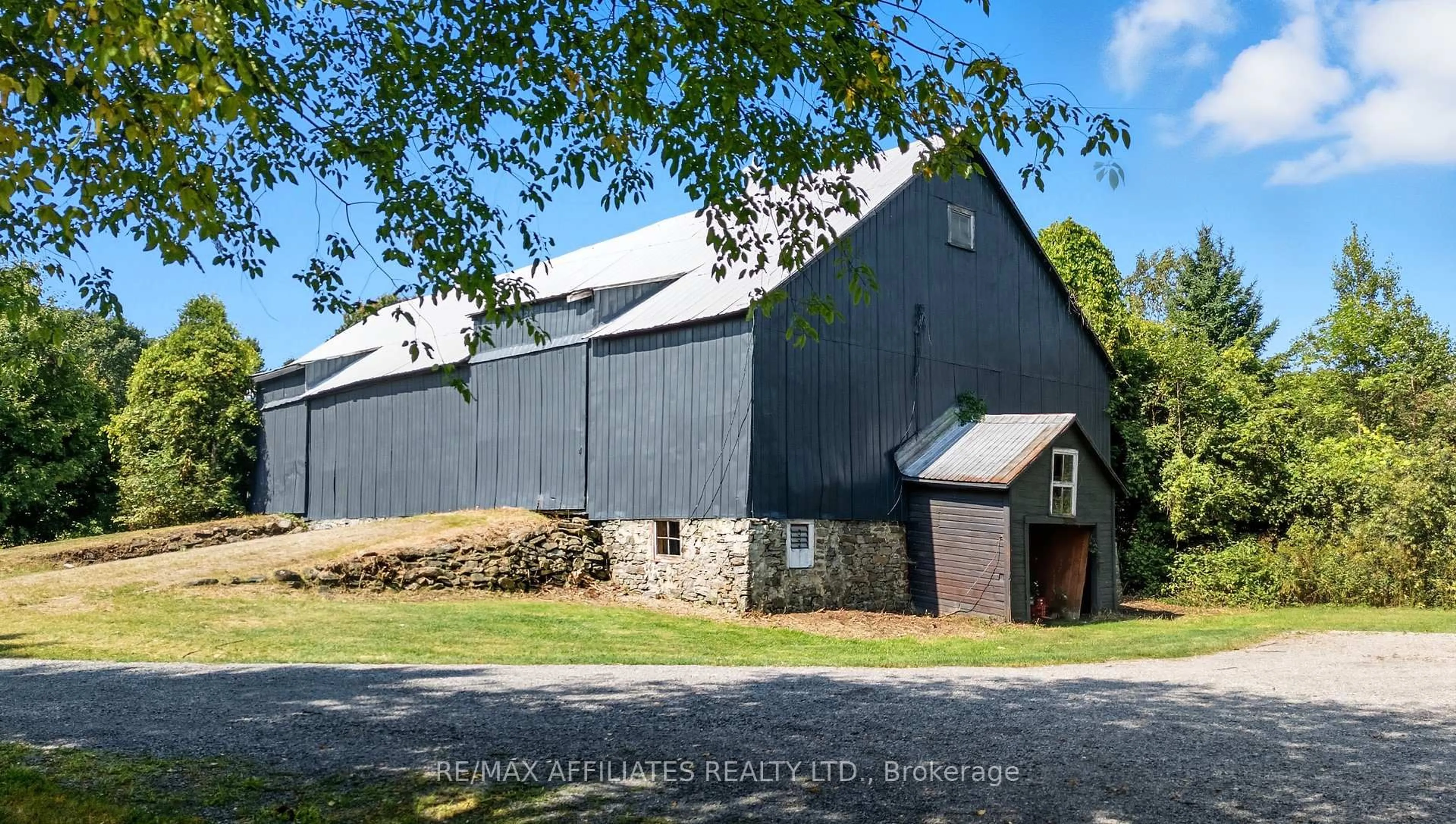 A pic from outside/outdoor area/front of a property/back of a property/a pic from drone, building for 7053 Connell Rd, Edwardsburgh/Cardinal Ontario K0E 1X0