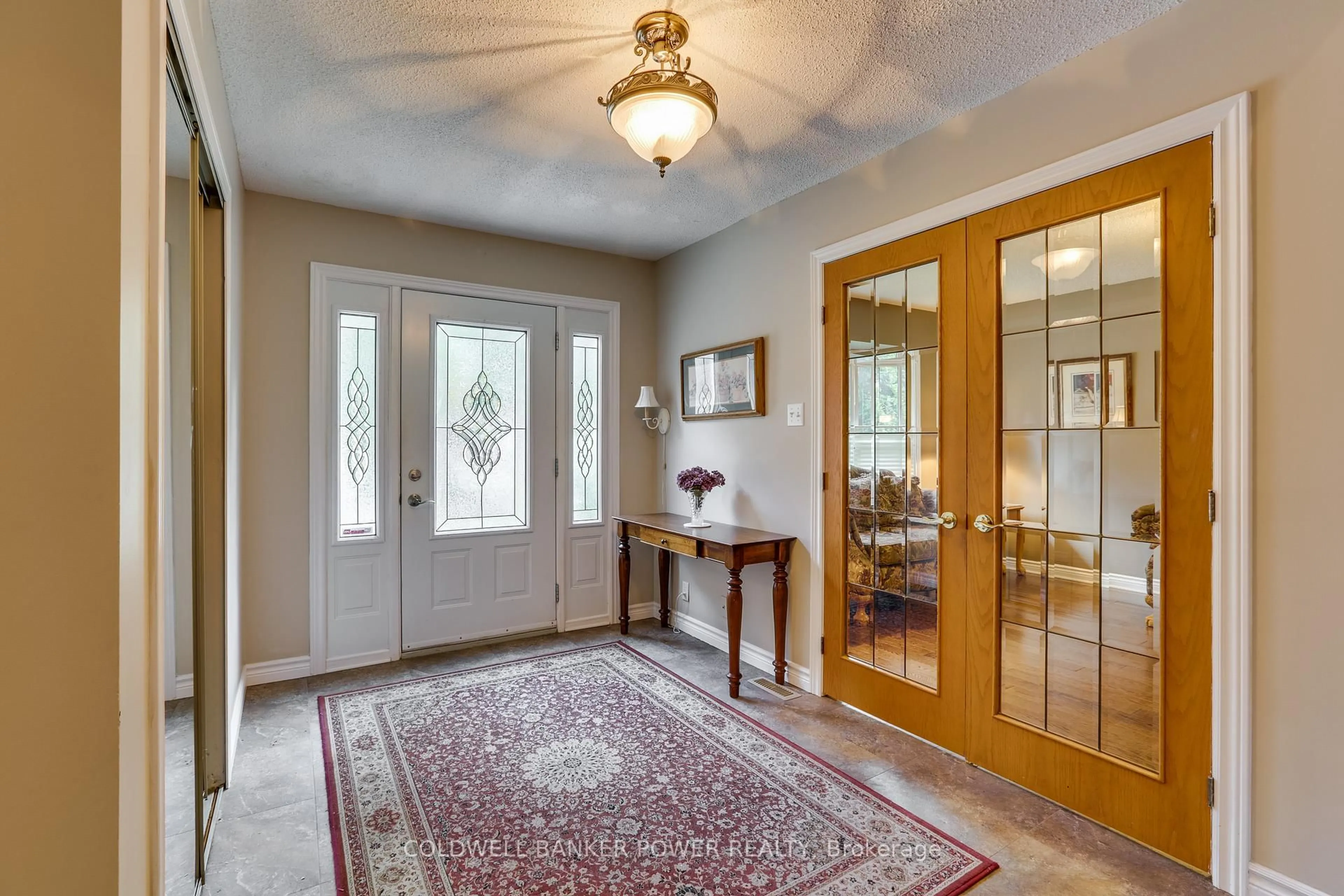 Indoor entryway for 252 Chesham Ave, London North Ontario N6G 3V3
