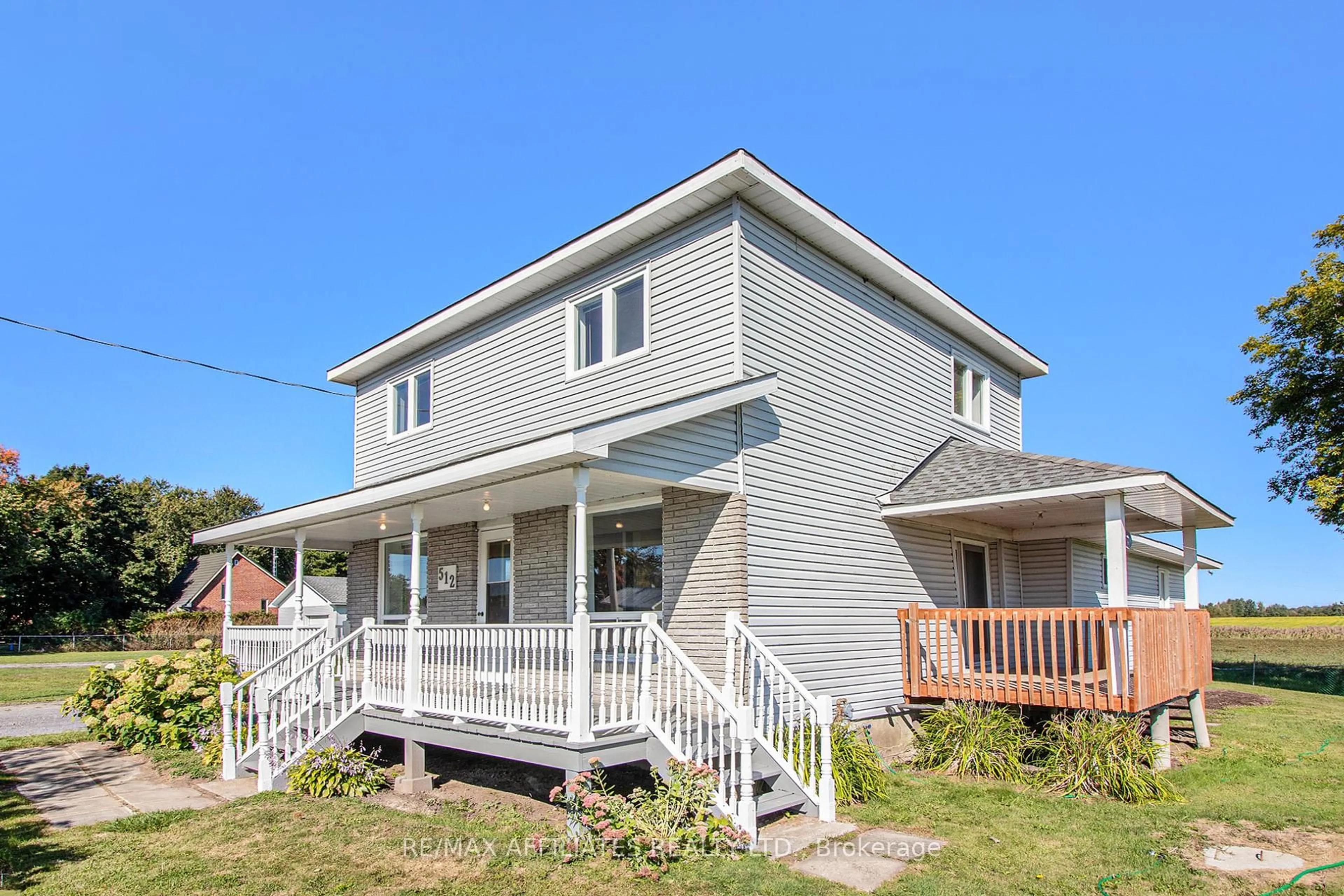 Home with vinyl exterior material, street for 512 Route 600, Casselman Ontario K0A 1M0