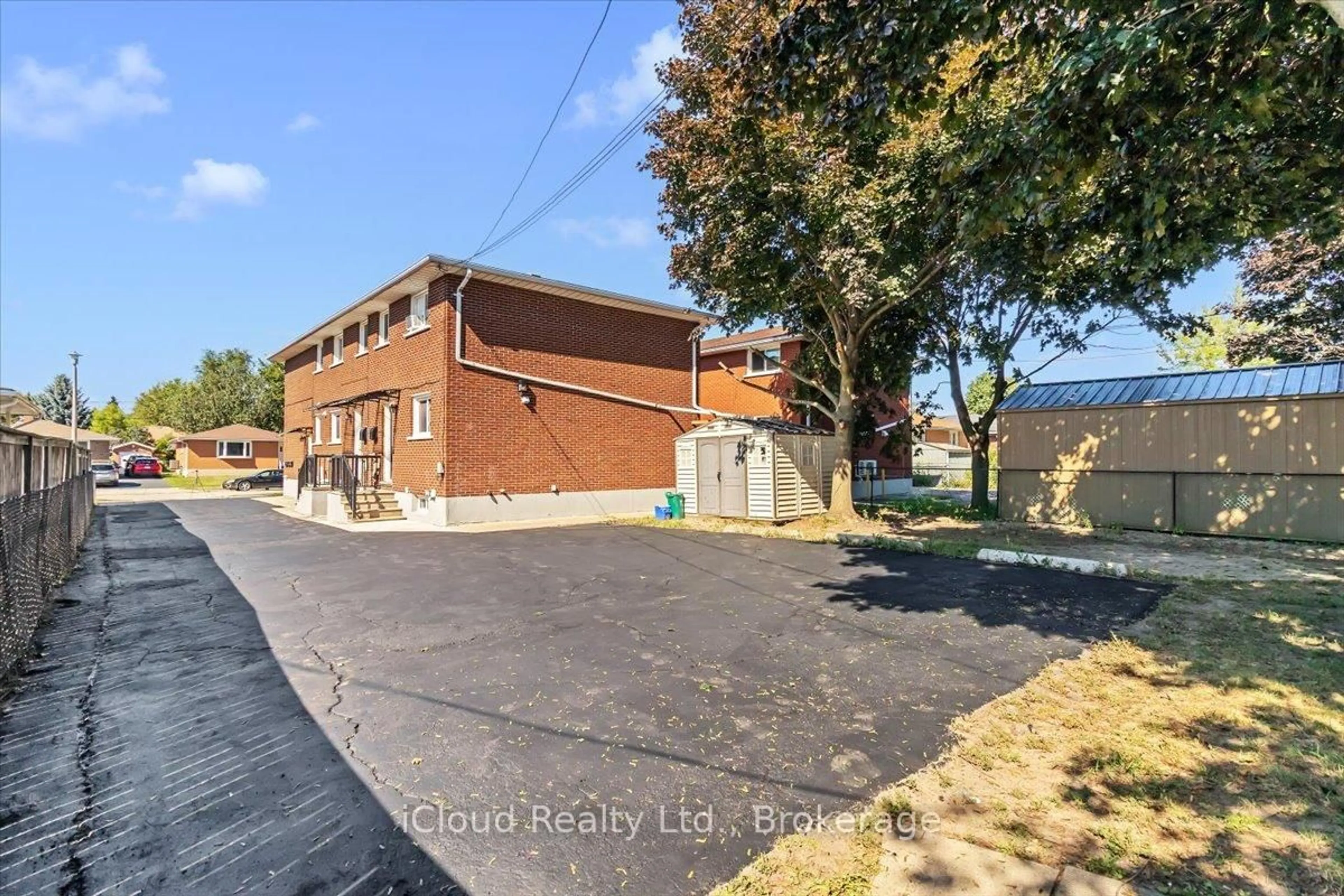 A pic from outside/outdoor area/front of a property/back of a property/a pic from drone, street for 57 Linnwood Ave, Cambridge Ontario N1R 1V2