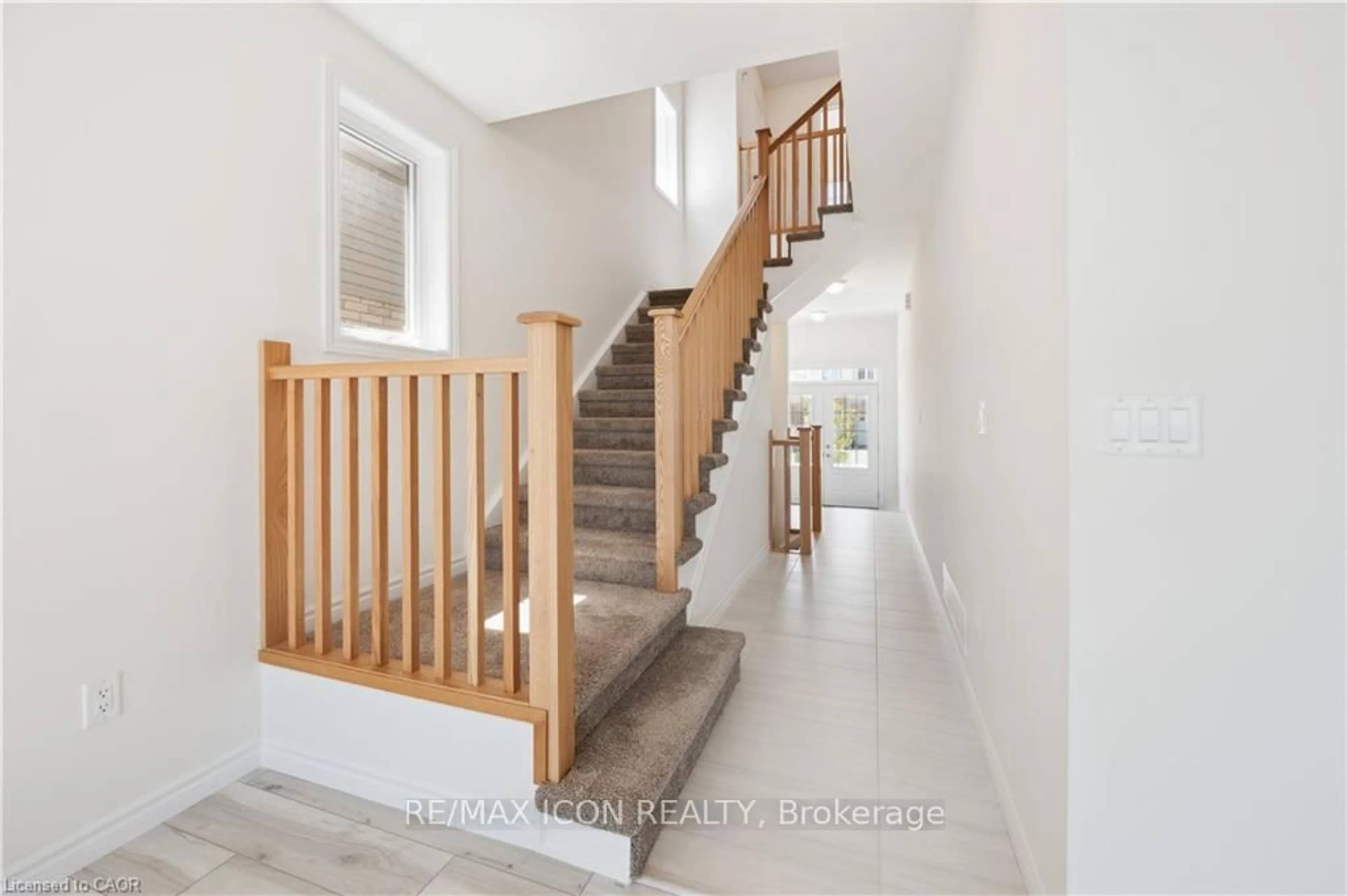 Stairs for 33 Henry Maracle St, North Dumfries Ontario N0B 1E0